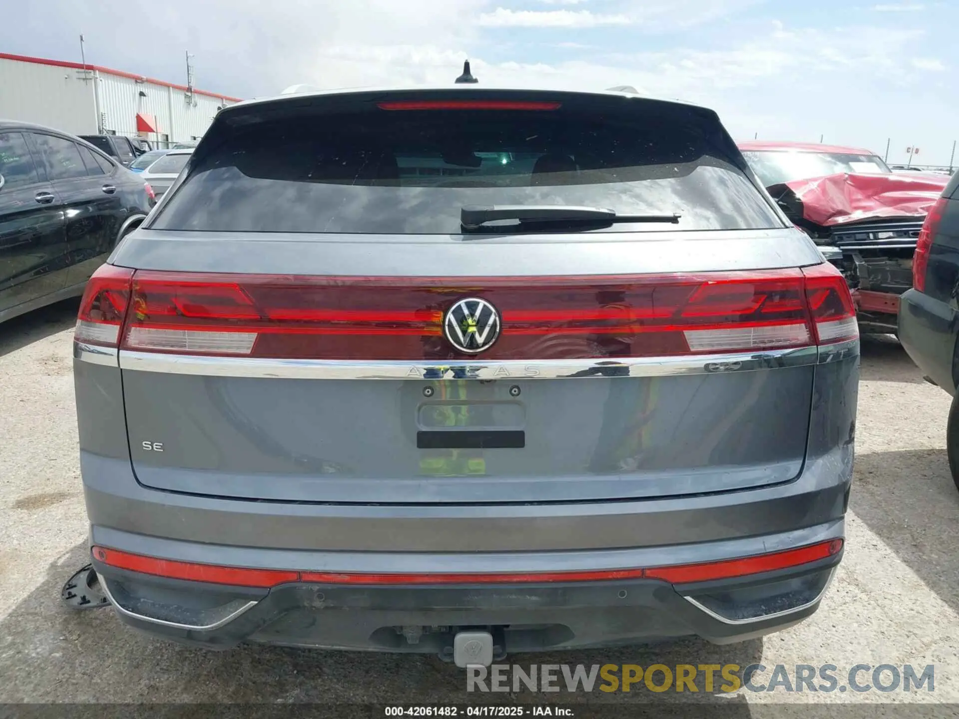 17 fotografías del automóvil dañado 1V2JE2CA1RC252078 VOLKSWAGEN ATLAS CROSS SPORT 2024