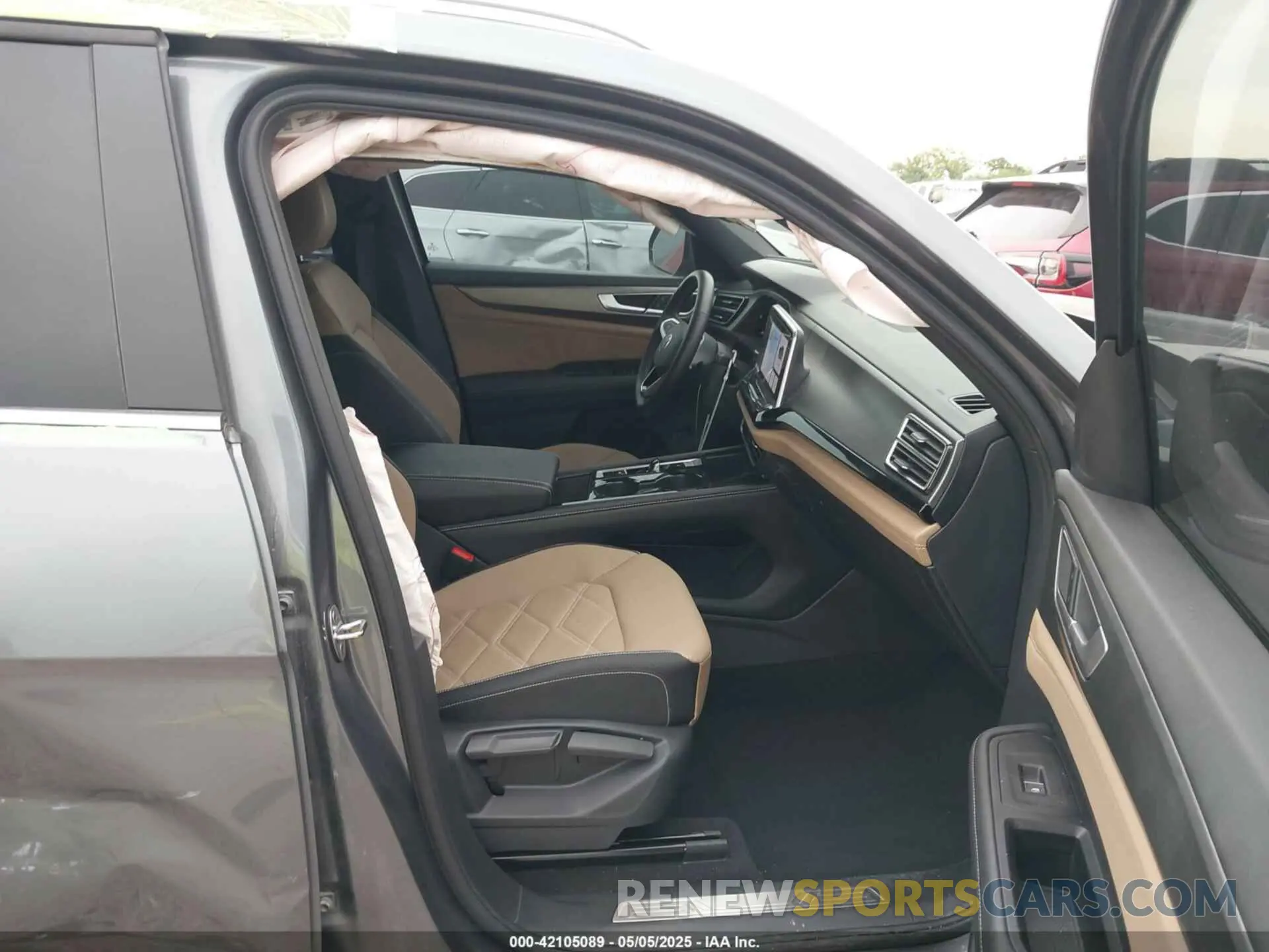 5 fotografías del automóvil dañado 1V2JE2CA4RC248607 VOLKSWAGEN ATLAS CROSS SPORT 2024