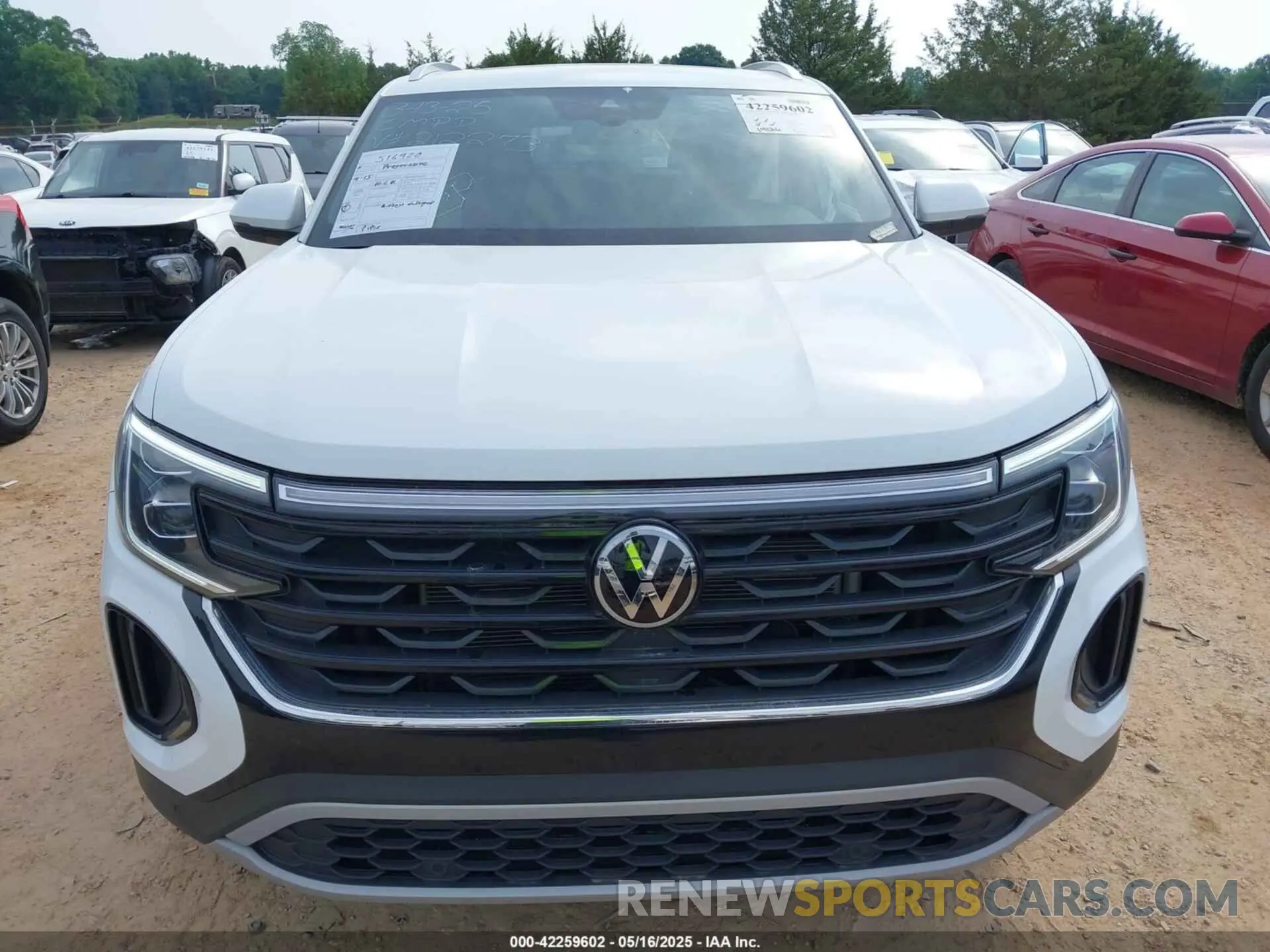 12 fotografías del automóvil dañado 1V2JE2CA8RC212273 VOLKSWAGEN ATLAS CROSS SPORT 2024