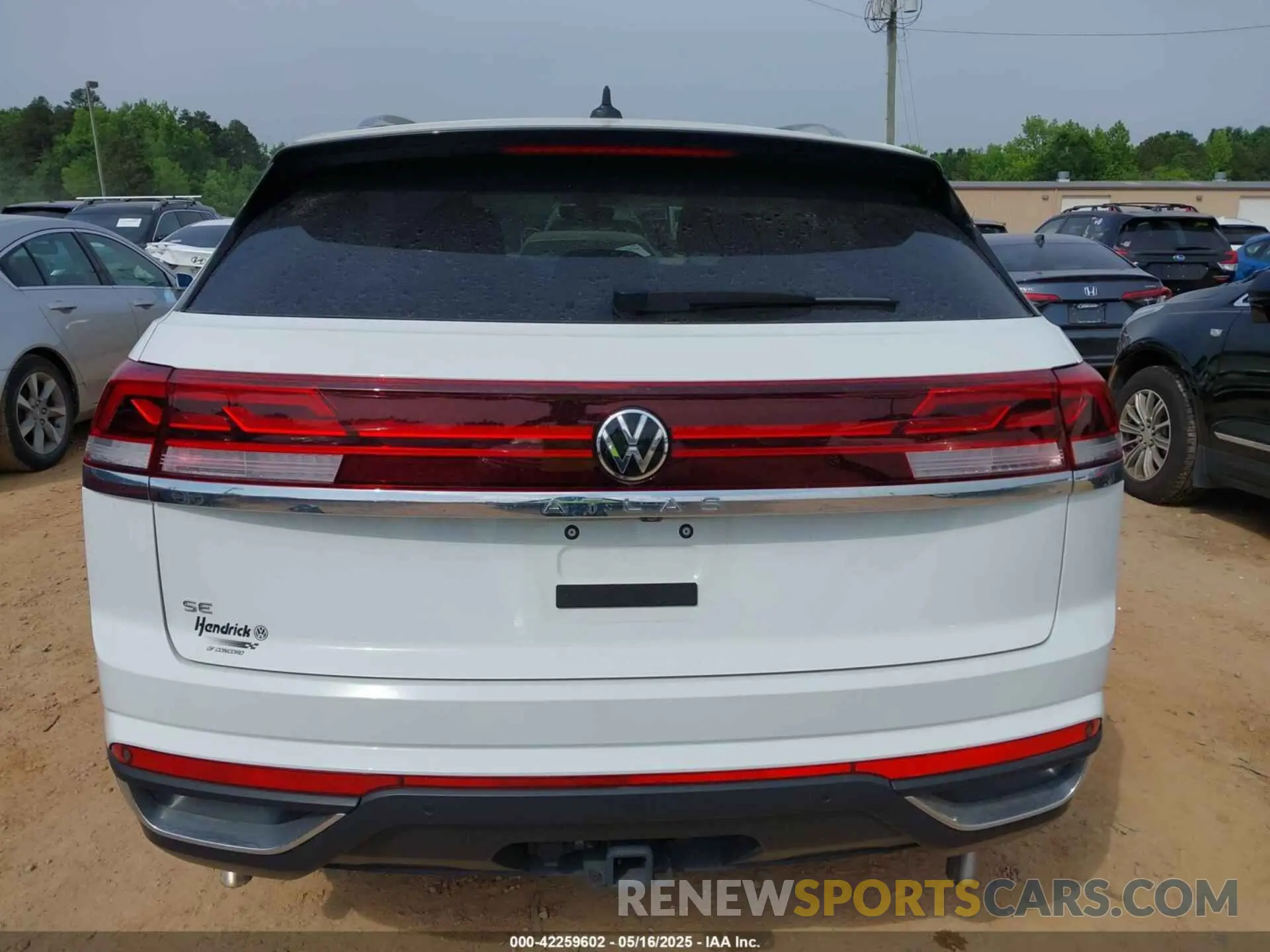 16 fotografías del automóvil dañado 1V2JE2CA8RC212273 VOLKSWAGEN ATLAS CROSS SPORT 2024
