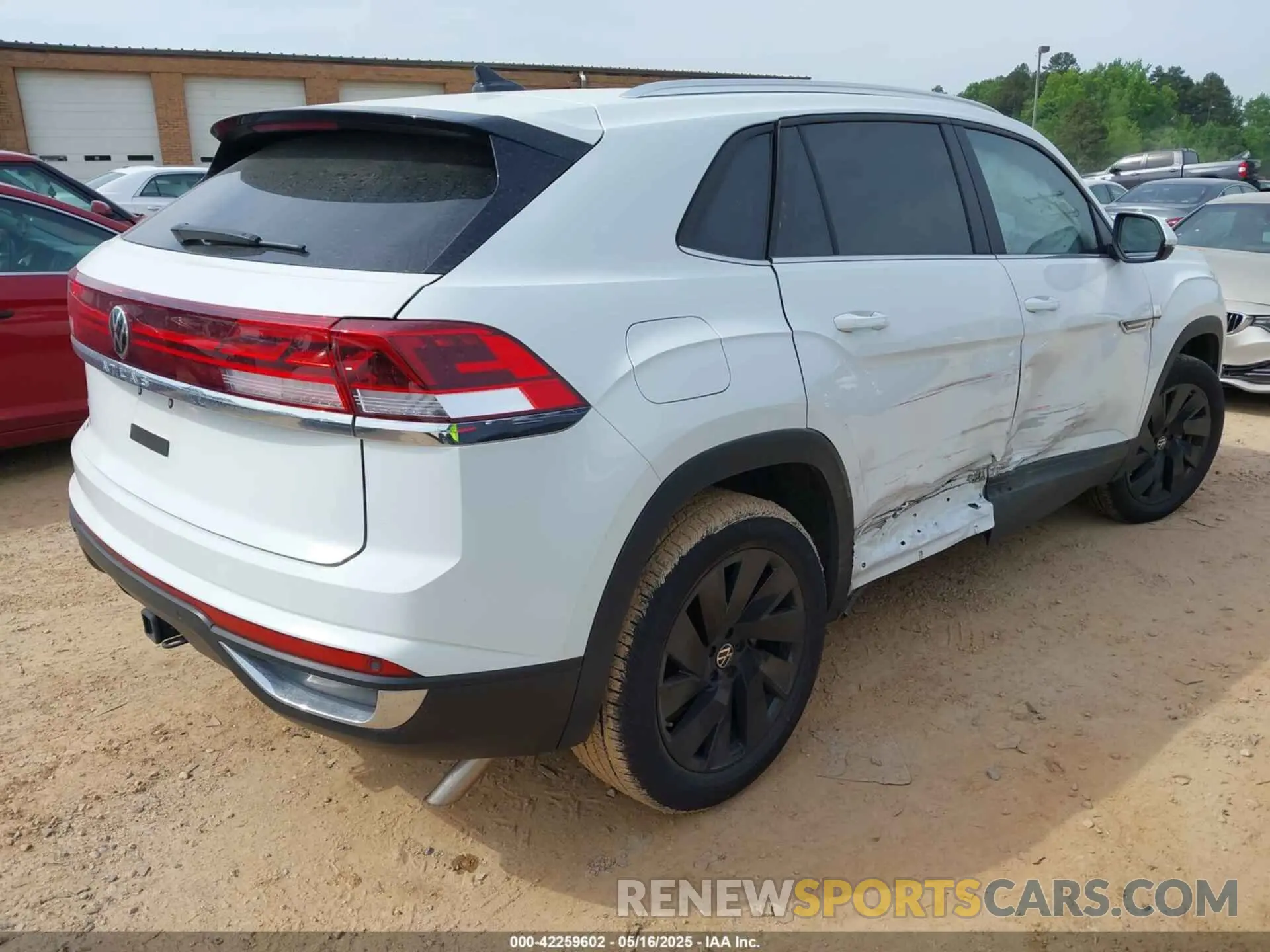 4 fotografías del automóvil dañado 1V2JE2CA8RC212273 VOLKSWAGEN ATLAS CROSS SPORT 2024