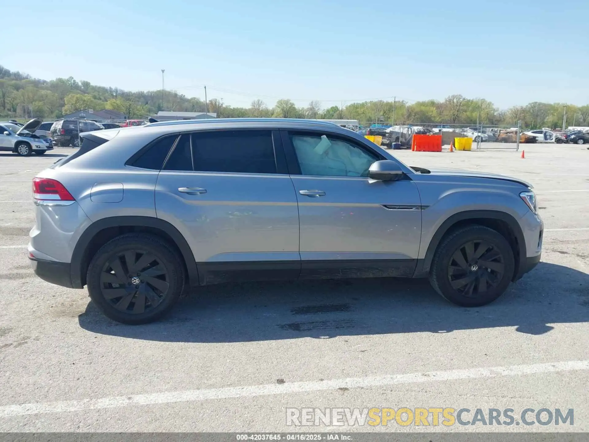 13 fotografías del automóvil dañado 1V2KE2CA3RC243791 VOLKSWAGEN ATLAS CROSS SPORT 2024