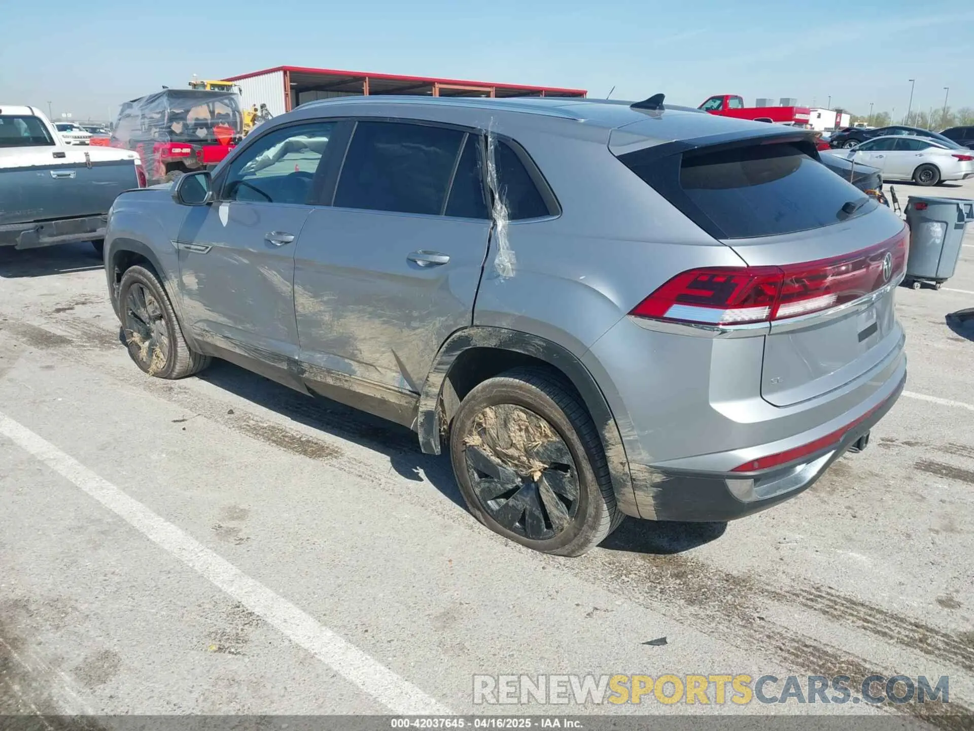 3 fotografías del automóvil dañado 1V2KE2CA3RC243791 VOLKSWAGEN ATLAS CROSS SPORT 2024