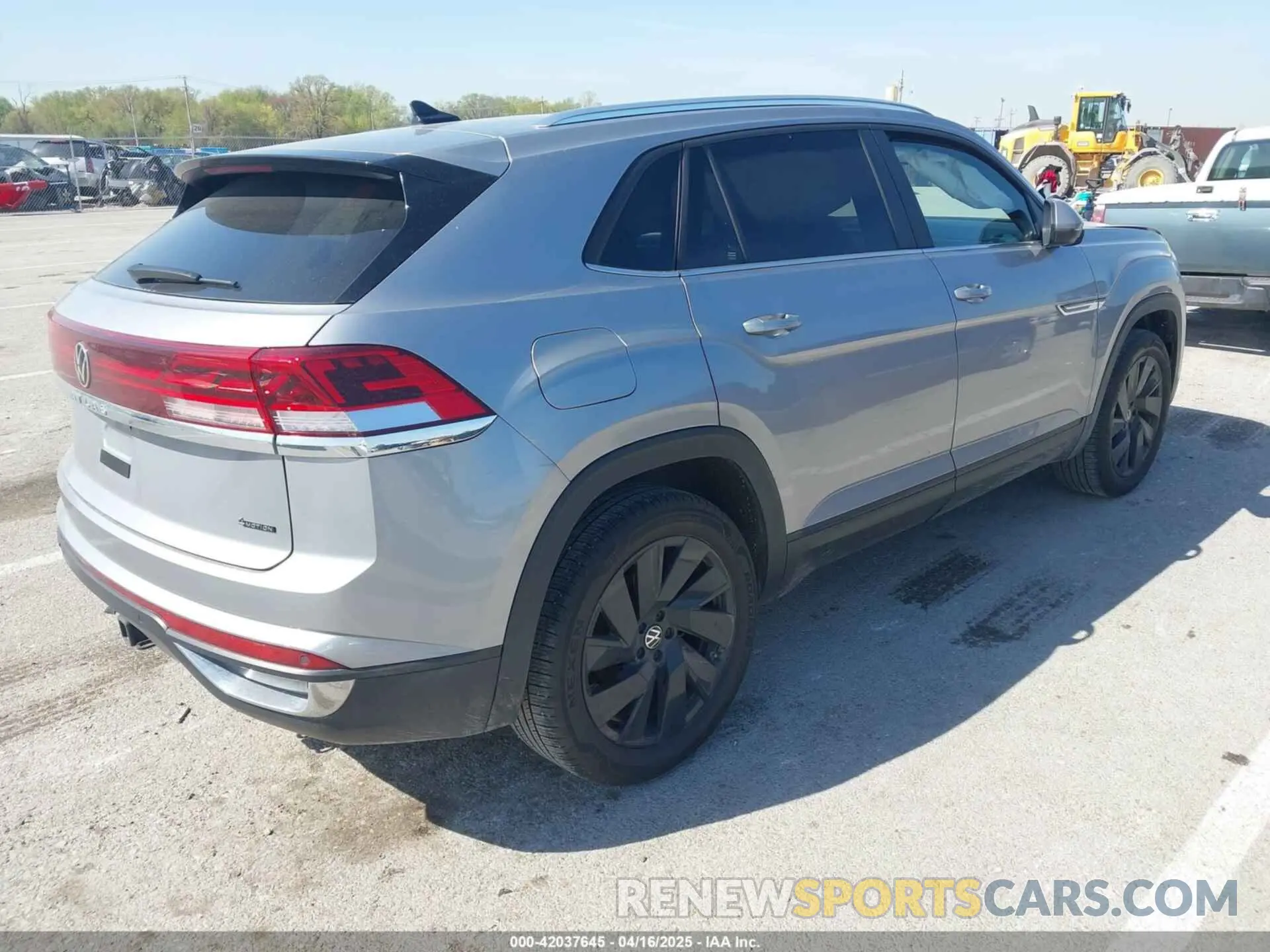 4 fotografías del automóvil dañado 1V2KE2CA3RC243791 VOLKSWAGEN ATLAS CROSS SPORT 2024