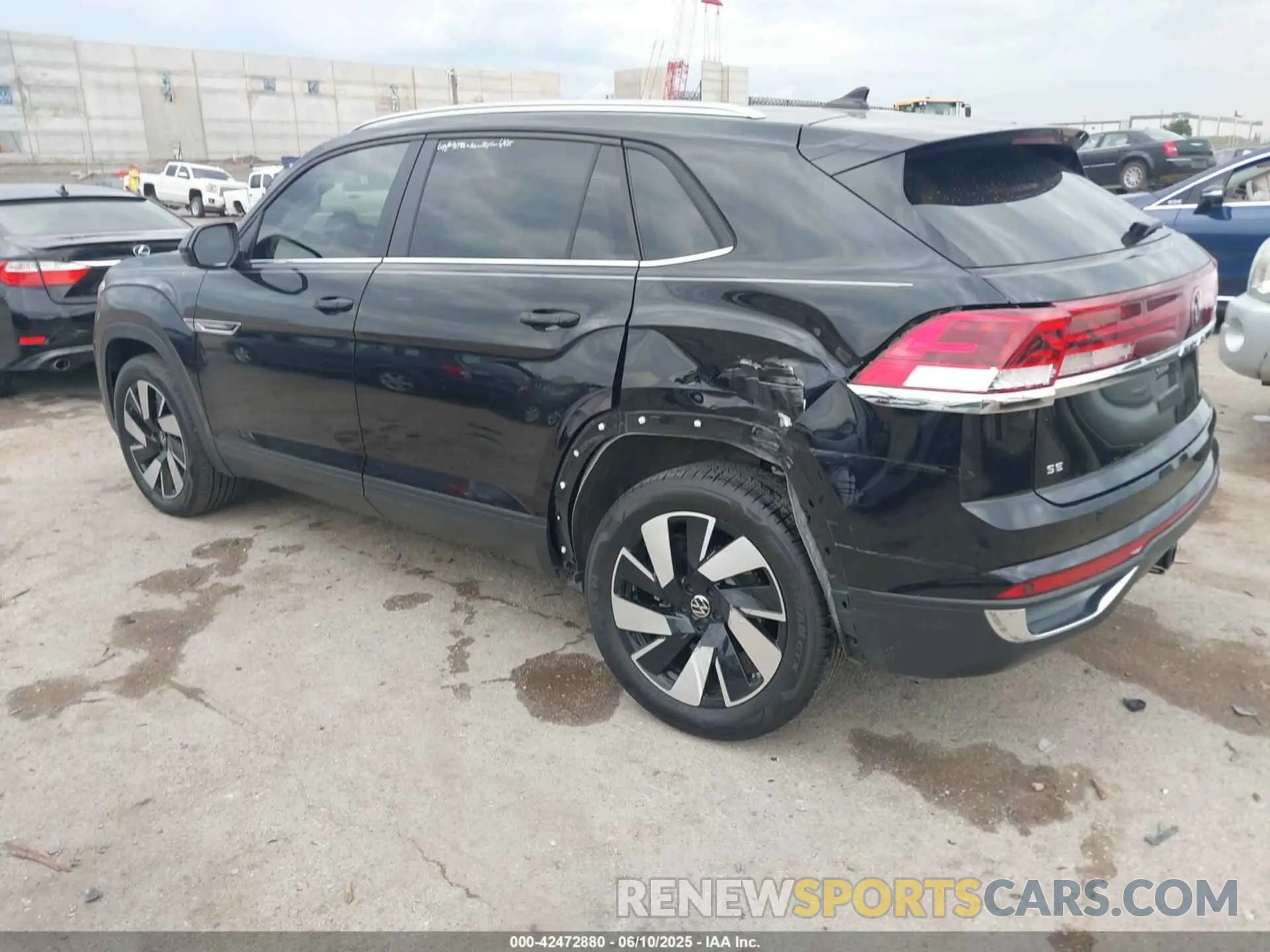 3 fotografías del automóvil dañado 1V2KE2CA3RC253673 VOLKSWAGEN ATLAS CROSS SPORT 2024