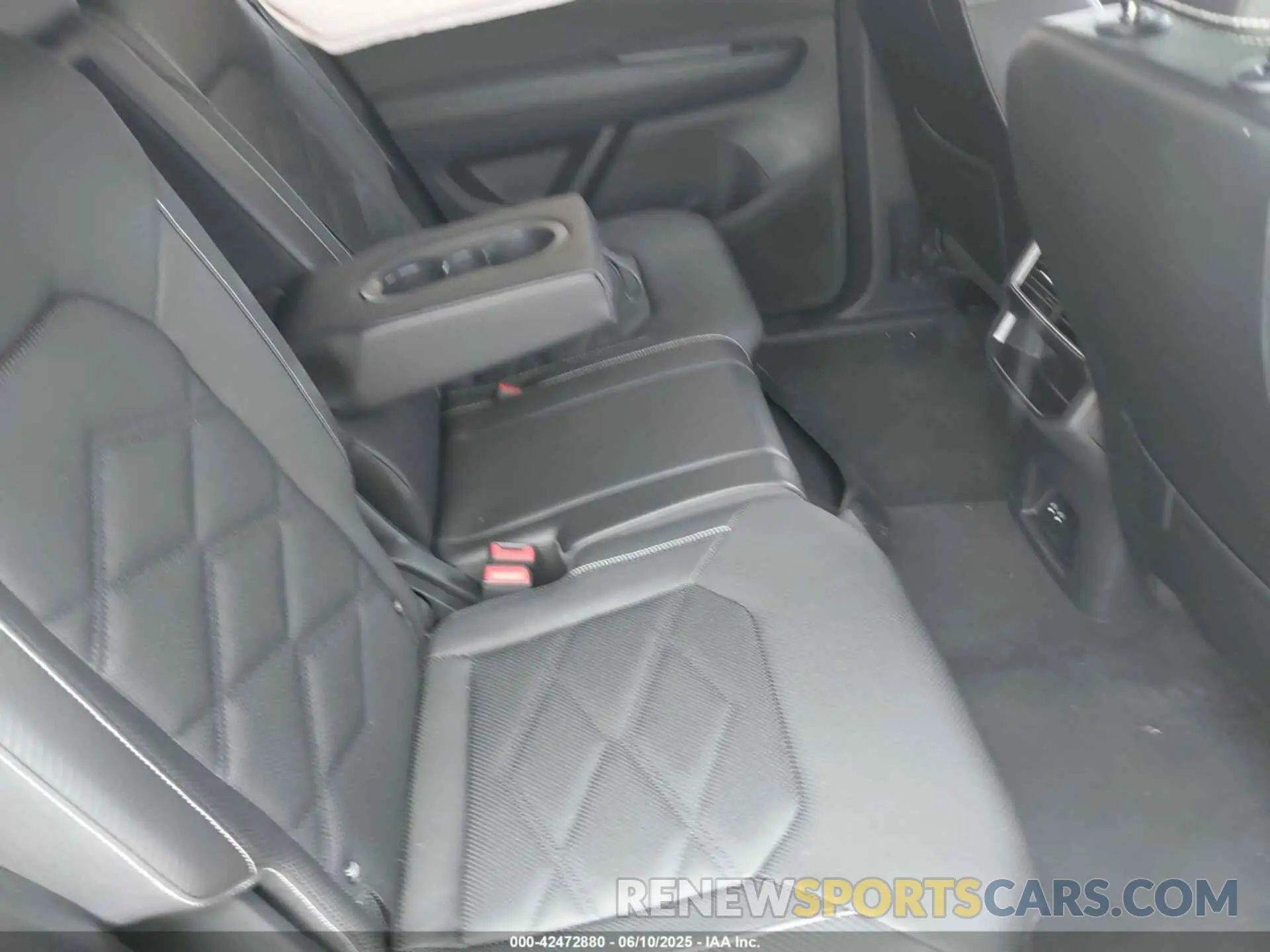 8 fotografías del automóvil dañado 1V2KE2CA3RC253673 VOLKSWAGEN ATLAS CROSS SPORT 2024