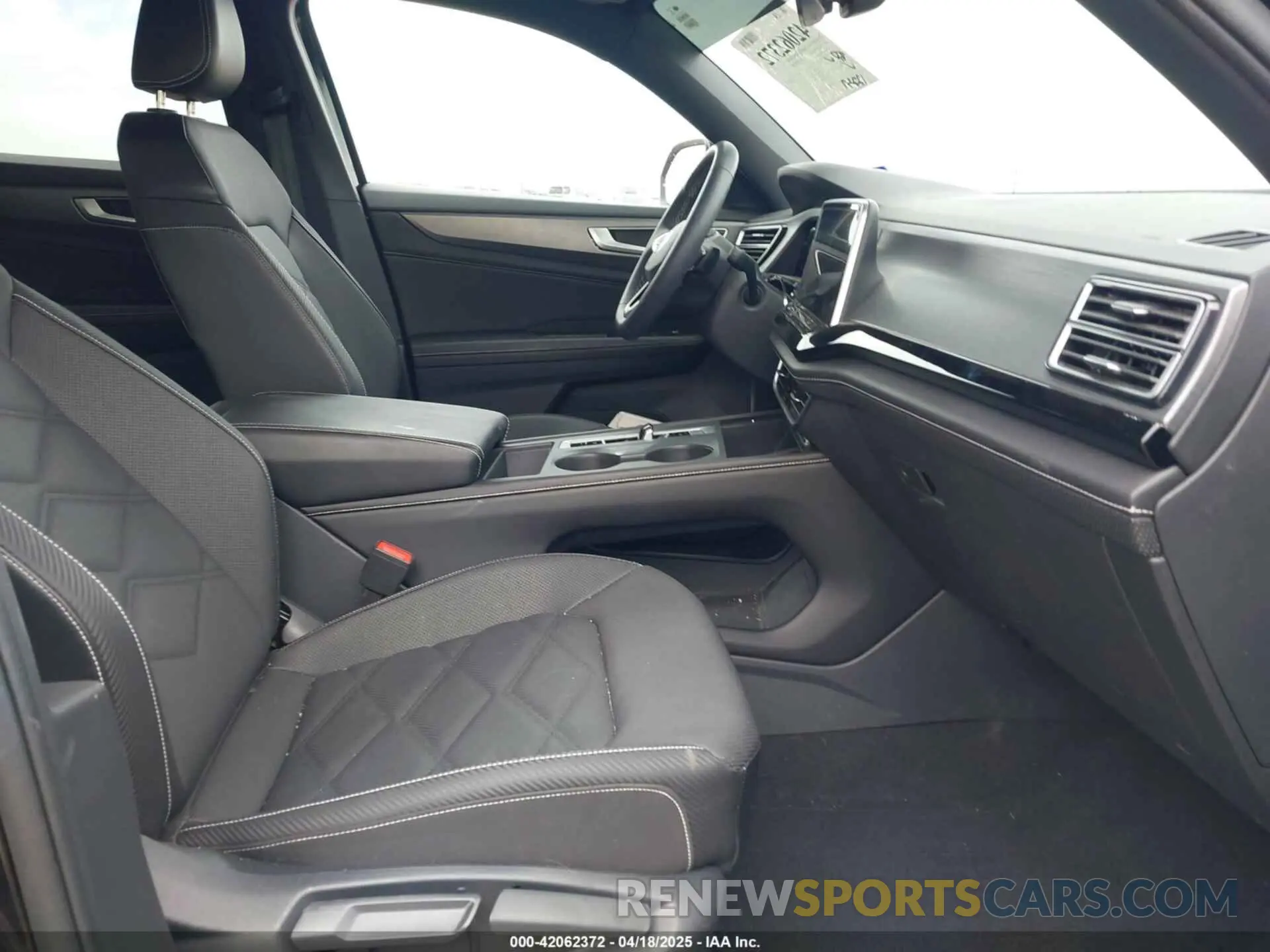 5 fotografías del automóvil dañado 1V2LE2CA4RC229547 VOLKSWAGEN ATLAS CROSS SPORT 2024