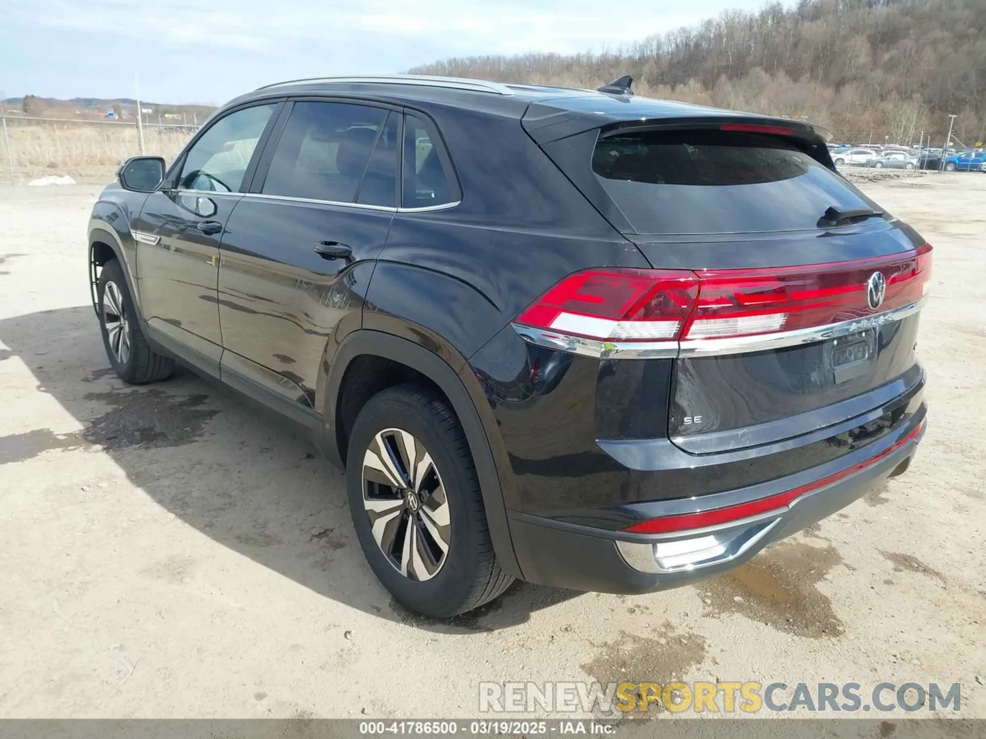 3 fotografías del automóvil dañado 1V2LE2CA7RC230983 VOLKSWAGEN ATLAS CROSS SPORT 2024