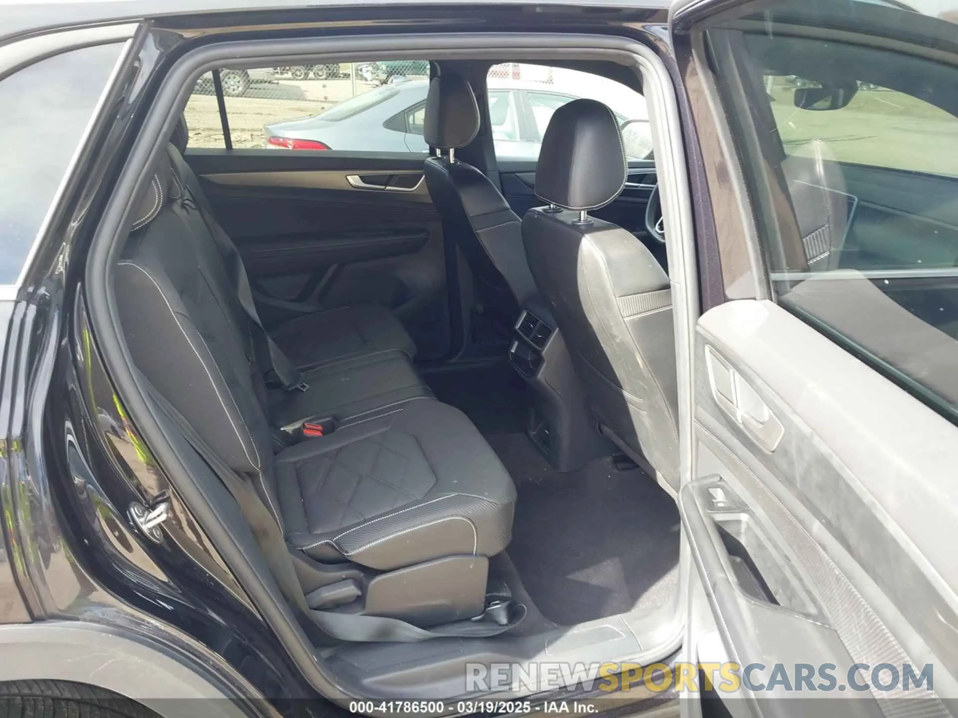 8 fotografías del automóvil dañado 1V2LE2CA7RC230983 VOLKSWAGEN ATLAS CROSS SPORT 2024