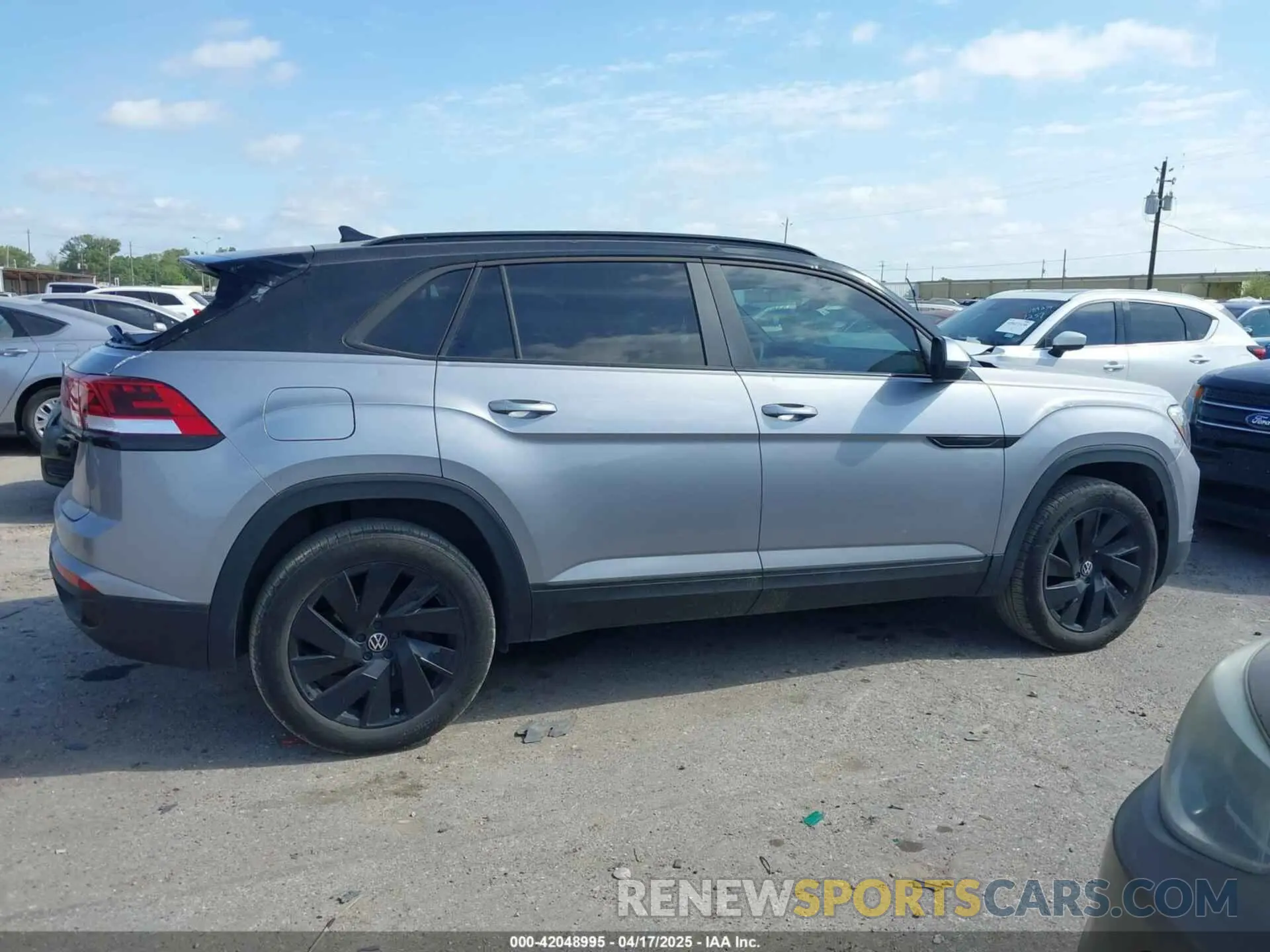 13 fotografías del automóvil dañado 1V2WE2CA0RC201550 VOLKSWAGEN ATLAS CROSS SPORT 2024