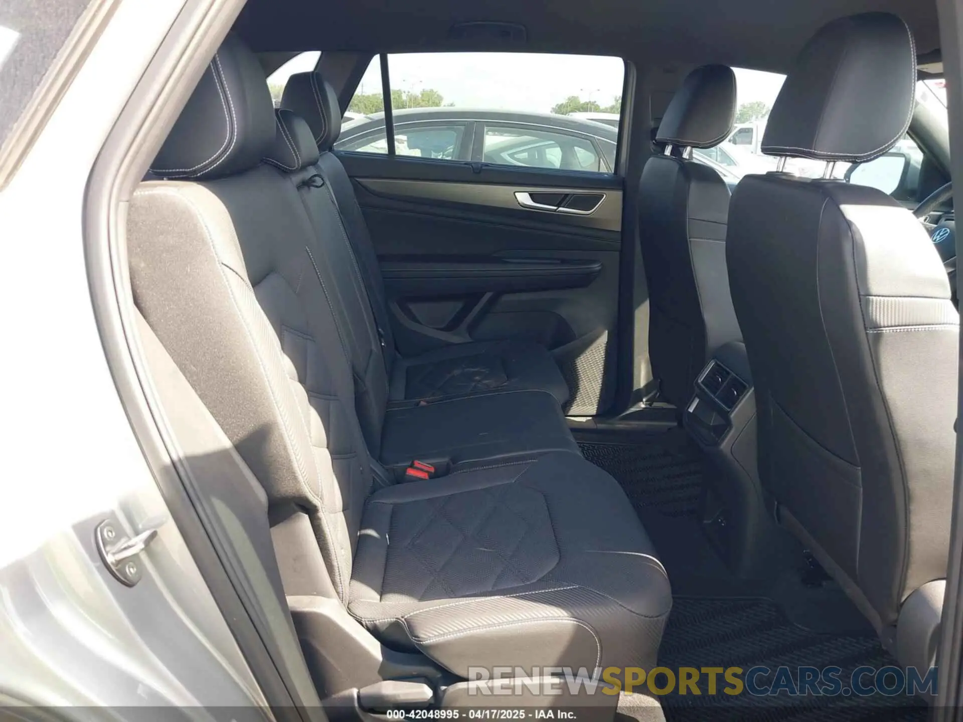 8 fotografías del automóvil dañado 1V2WE2CA0RC201550 VOLKSWAGEN ATLAS CROSS SPORT 2024