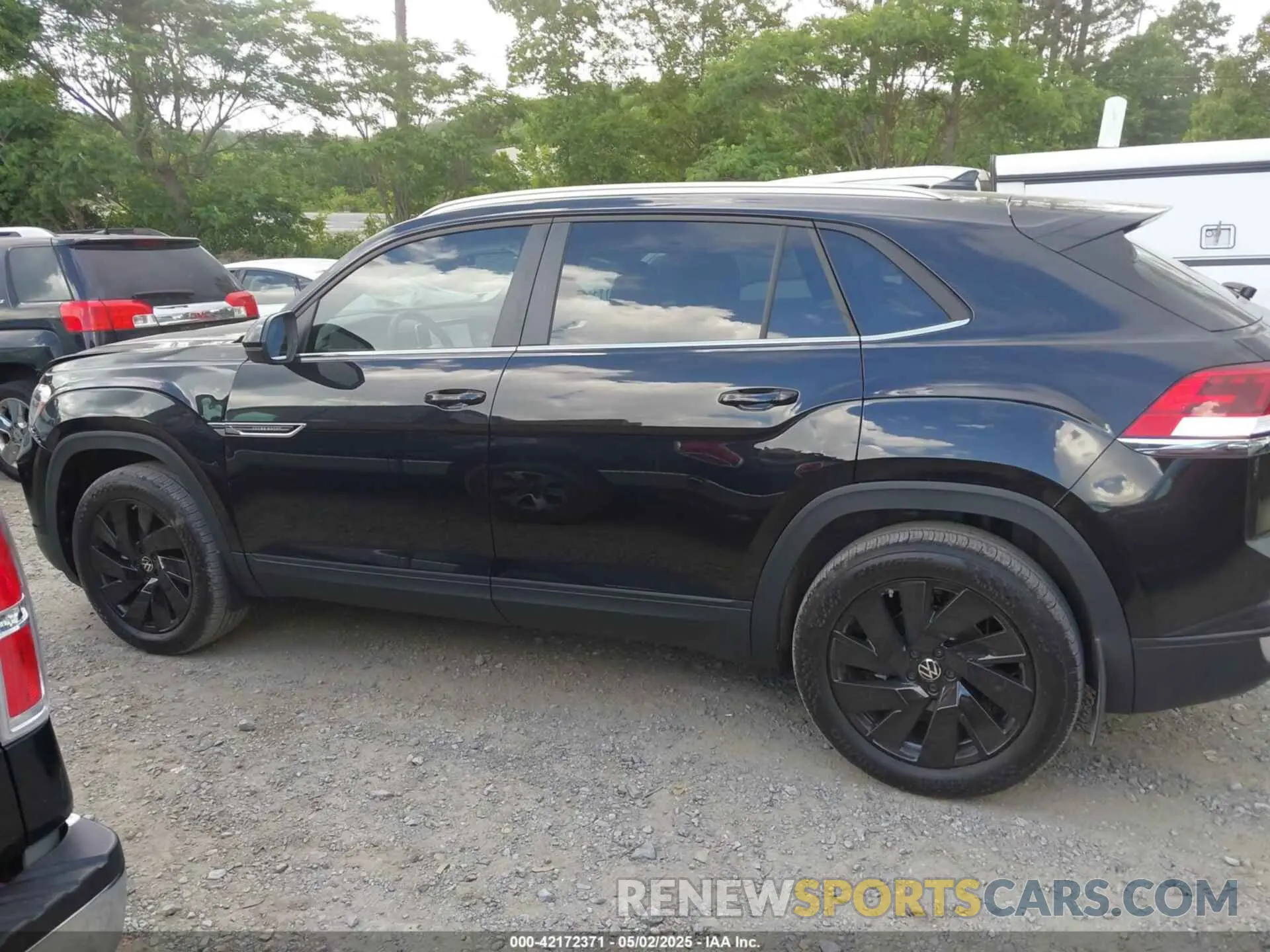 14 fotografías del automóvil dañado 1V2JE2CA4SC210090 VOLKSWAGEN ATLAS CROSS SPORT 2025