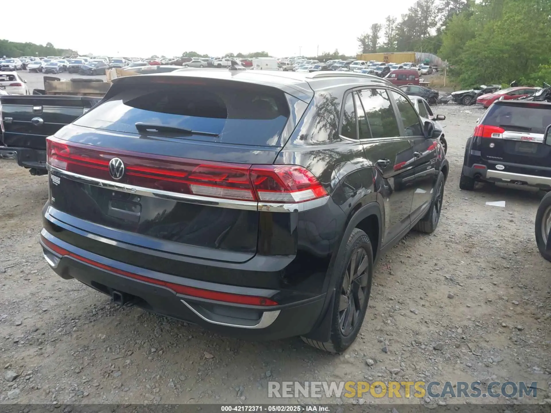 4 fotografías del automóvil dañado 1V2JE2CA4SC210090 VOLKSWAGEN ATLAS CROSS SPORT 2025