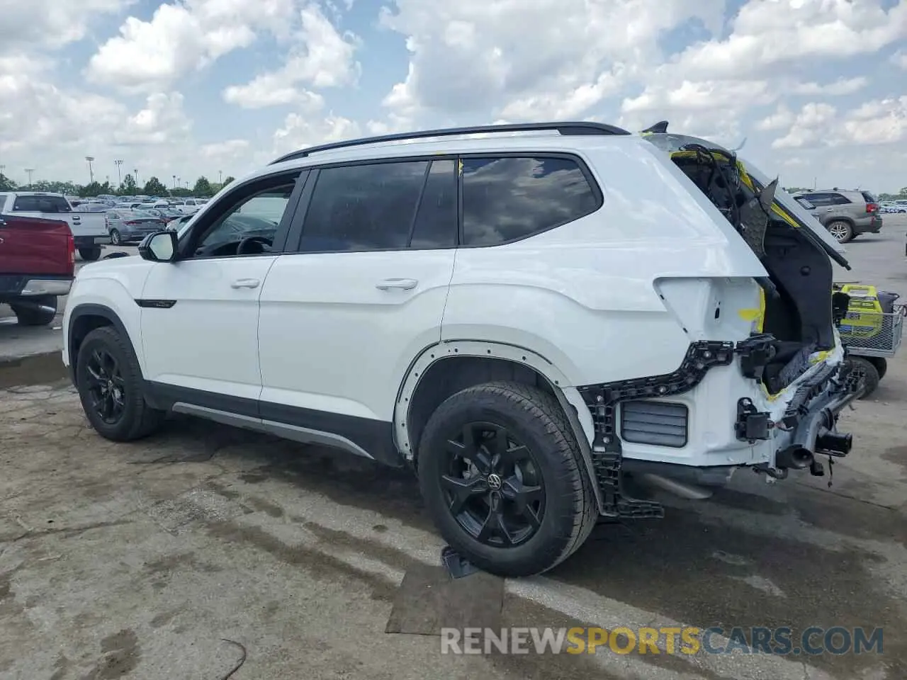 2 fotografías del automóvil dañado 1V2GR2CA0RC602704 VOLKSWAGEN ATLAS PEAK 2024