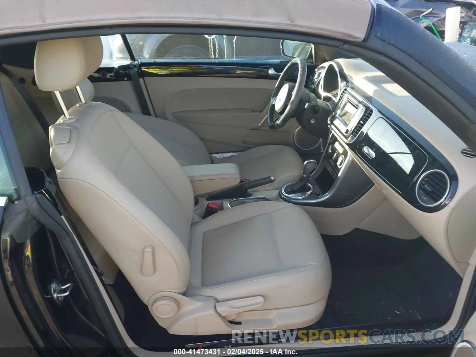 5 fotografías del automóvil dañado 3VW5DAAT3KM511269 VOLKSWAGEN BEETLE 2019