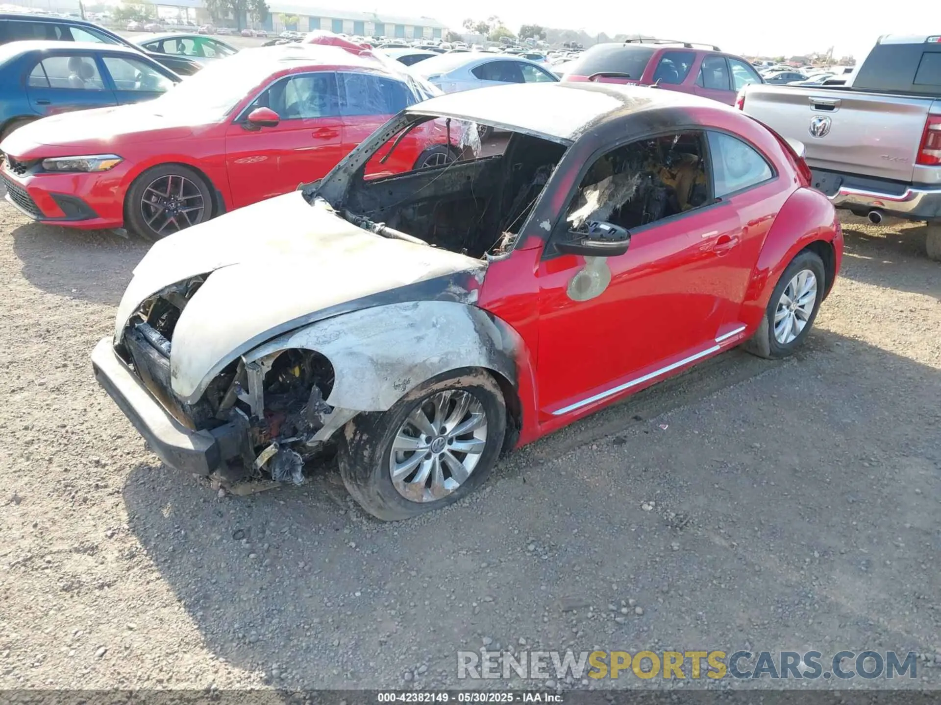 2 fotografías del automóvil dañado 3VWFD7AT0KM705118 VOLKSWAGEN BEETLE 2019