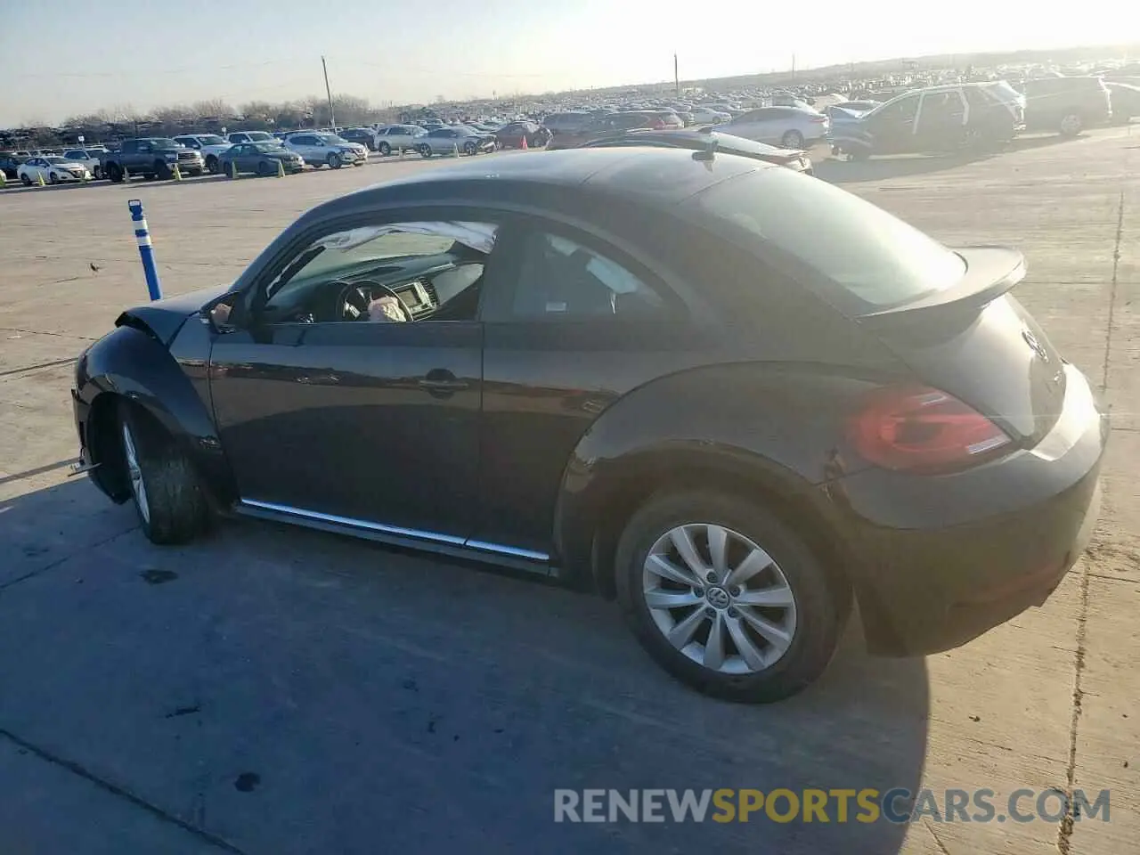 2 fotografías del automóvil dañado 3VWFD7AT1KM708237 VOLKSWAGEN BEETLE 2019