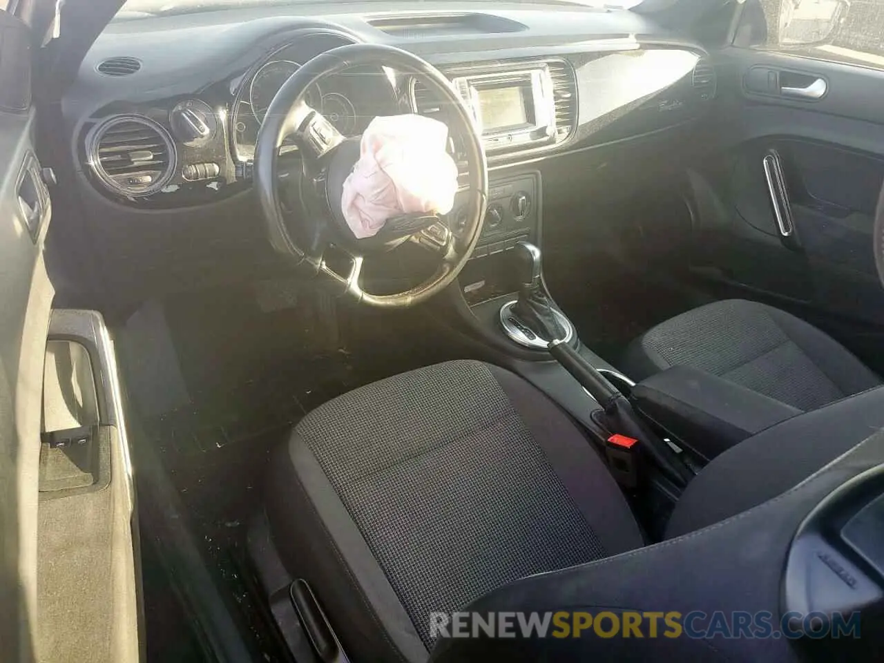 8 fotografías del automóvil dañado 3VWFD7AT1KM708237 VOLKSWAGEN BEETLE 2019