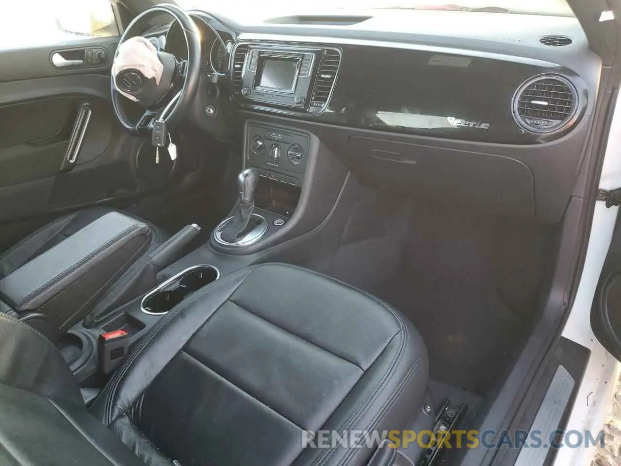 8 fotografías del automóvil dañado 3VWFD7AT7KM706430 VOLKSWAGEN BEETLE 2019