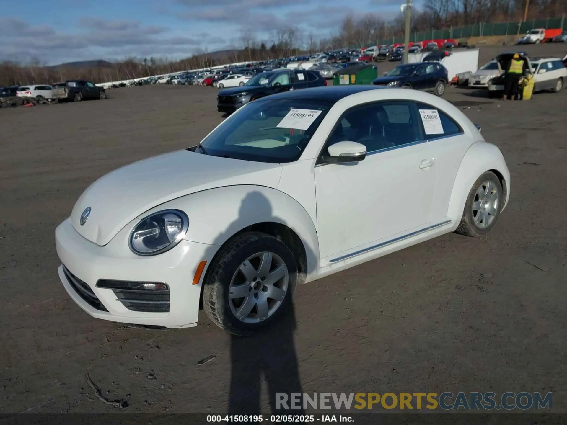 2 fotografías del automóvil dañado 3VWJD7AT6KM713525 VOLKSWAGEN BEETLE 2019