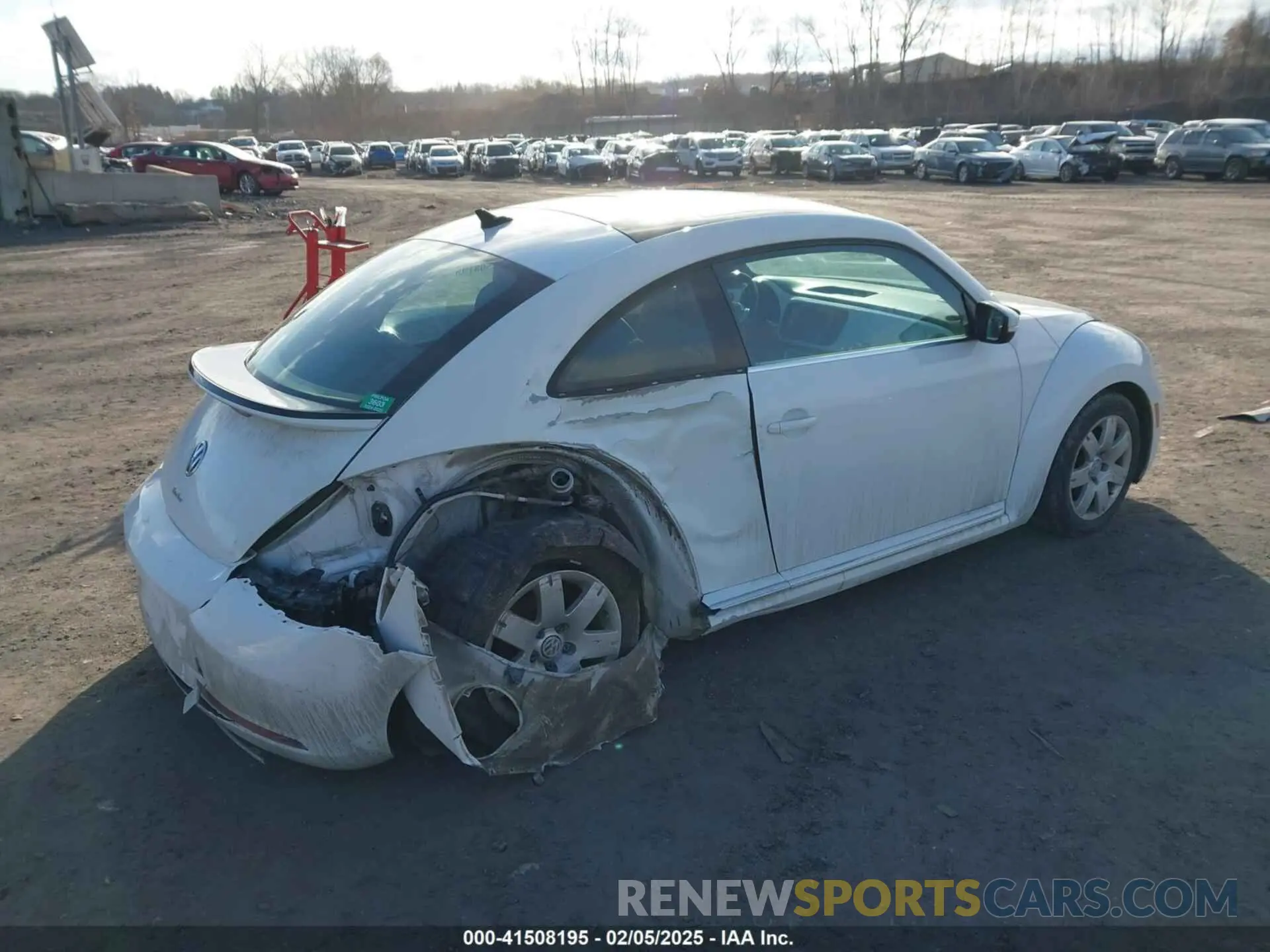 4 fotografías del automóvil dañado 3VWJD7AT6KM713525 VOLKSWAGEN BEETLE 2019