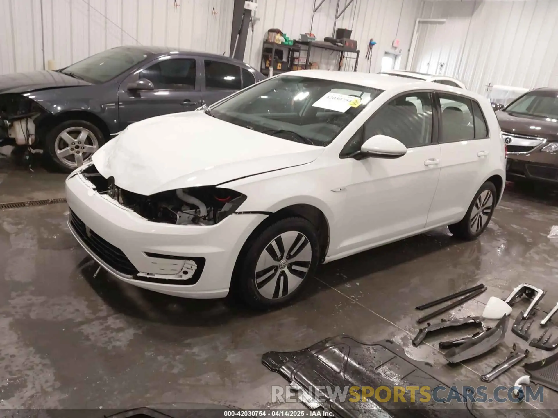 2 fotografías del automóvil dañado WVWKR7AU2KW907826 VOLKSWAGEN E-GOLF 2019