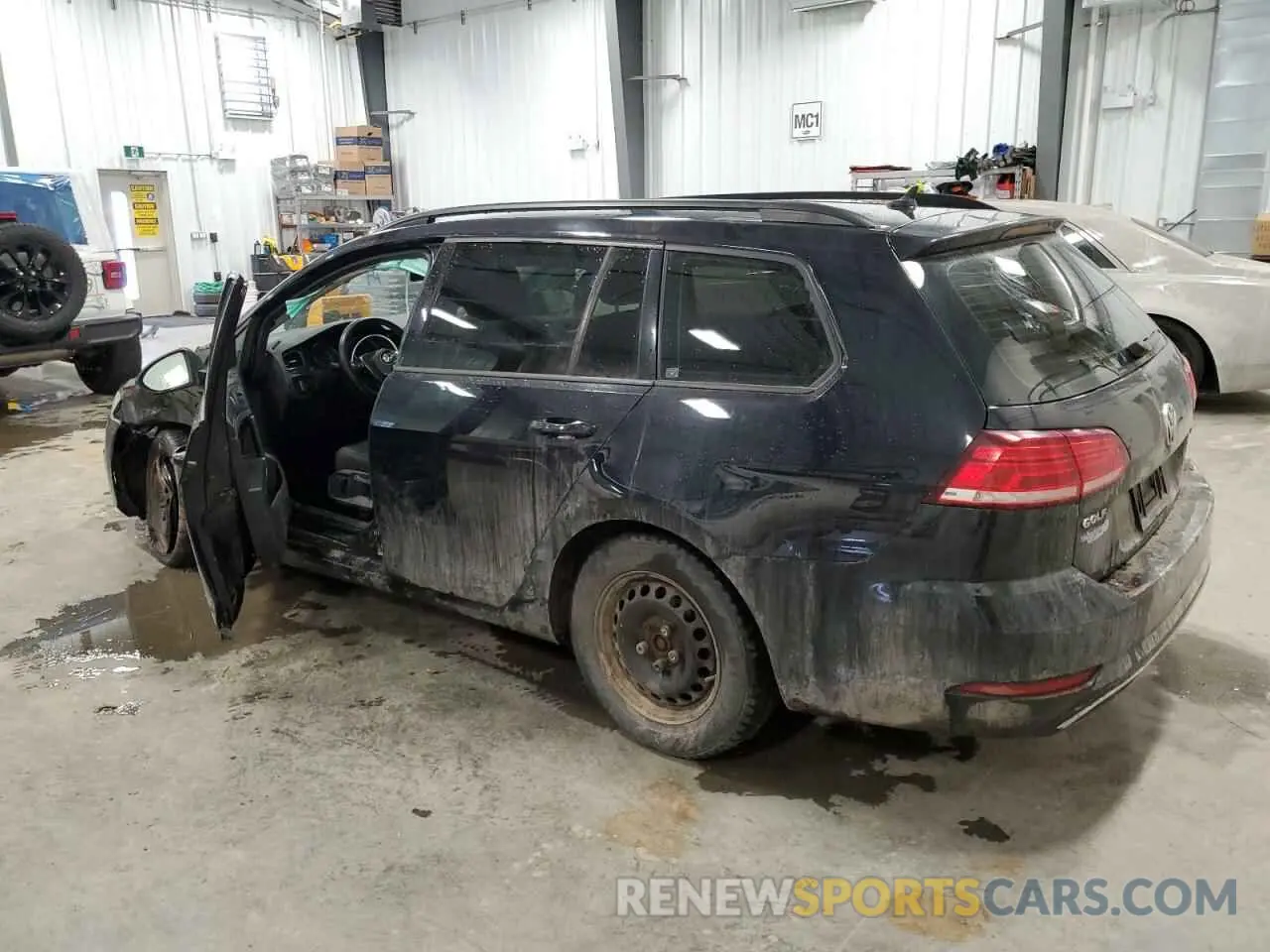2 fotografías del automóvil dañado 3VW217AU7KM505546 VOLKSWAGEN GOLF 2019