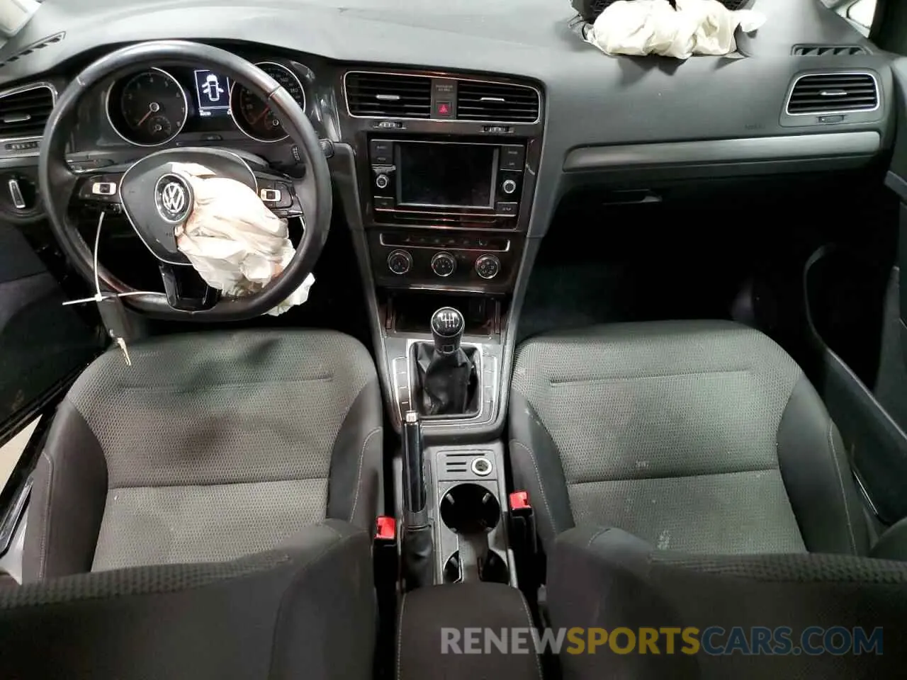 8 fotografías del automóvil dañado 3VW217AU7KM505546 VOLKSWAGEN GOLF 2019