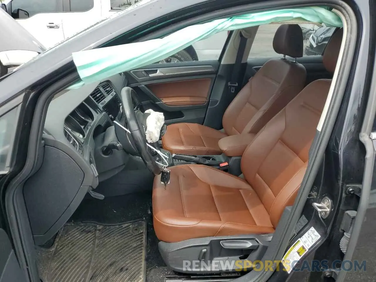 7 fotografías del automóvil dañado 3VWH17AU1KM511000 VOLKSWAGEN GOLF 2019