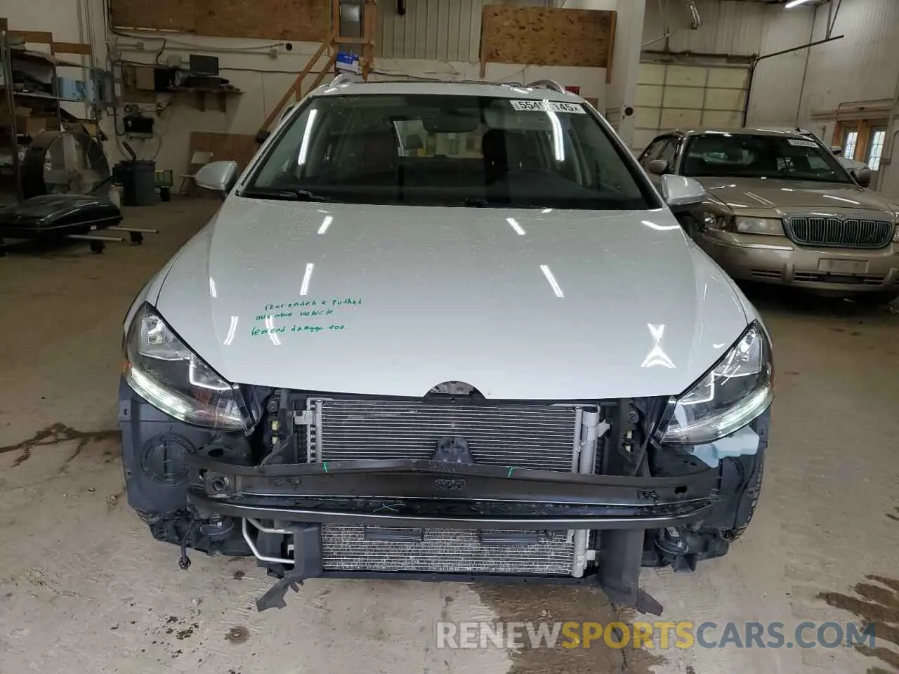 5 fotografías del automóvil dañado 3VWH17AU7KM513737 VOLKSWAGEN GOLF 2019