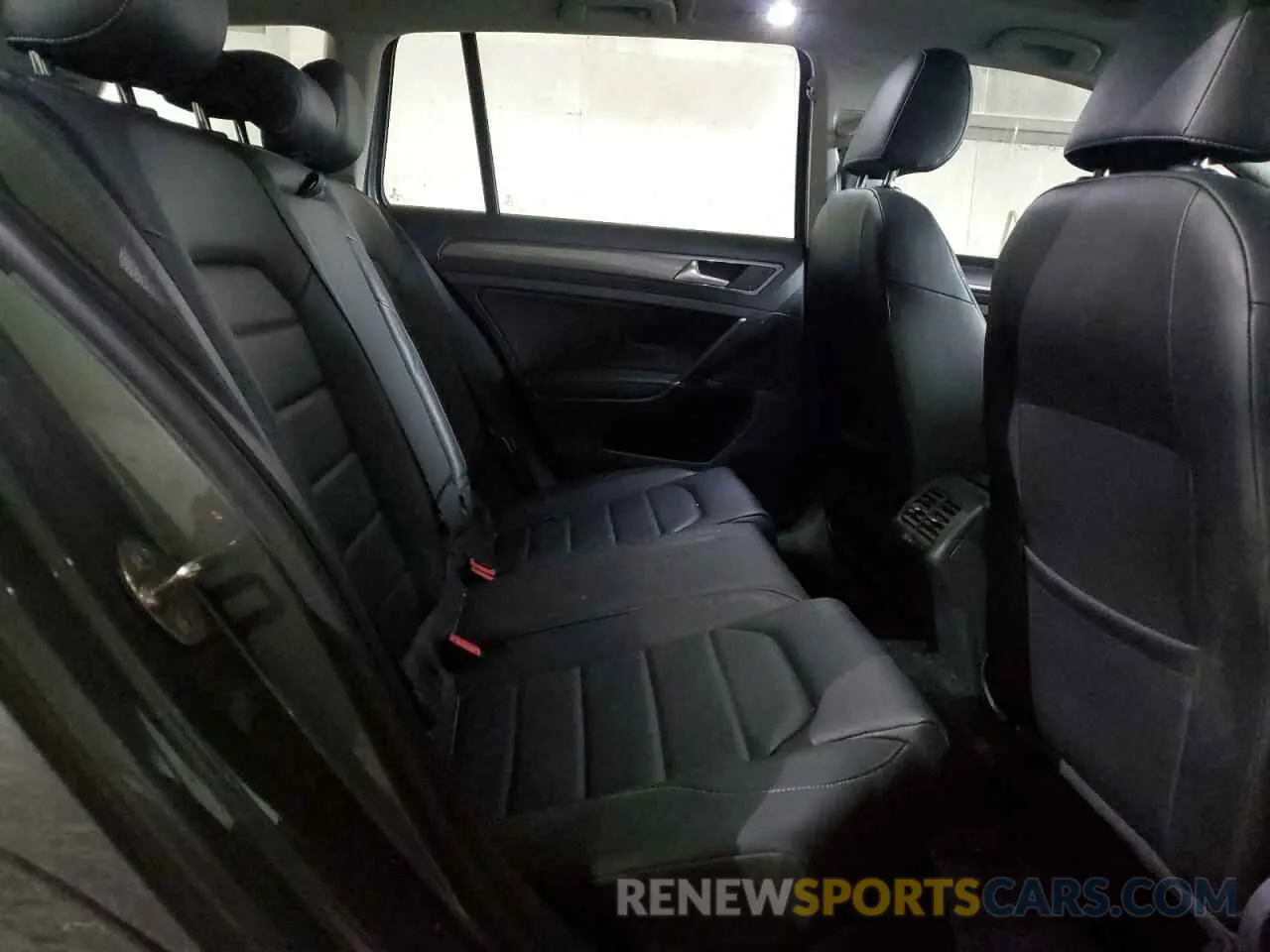 10 fotografías del automóvil dañado 3VWM17AU5KM519986 VOLKSWAGEN GOLF 2019