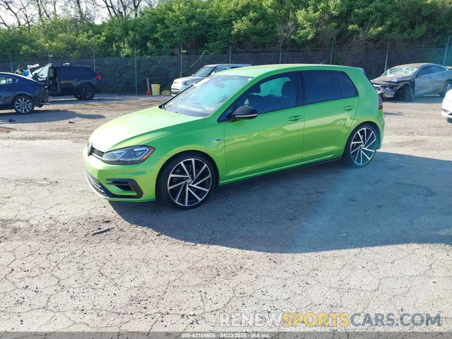 2 fotografías del automóvil dañado WVWGA7AU7KW118889 VOLKSWAGEN GOLF 2019