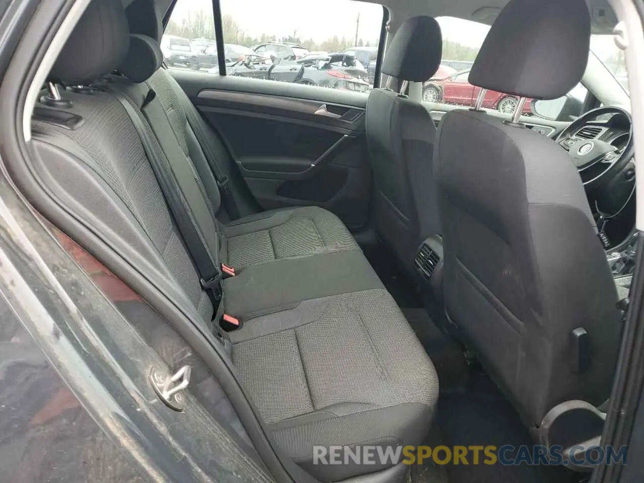 10 fotografías del automóvil dañado WVWKR7AU7KW919468 VOLKSWAGEN GOLF 2019
