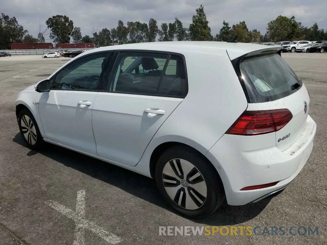 2 fotografías del automóvil dañado WVWPR7AU6KW913862 VOLKSWAGEN GOLF 2019