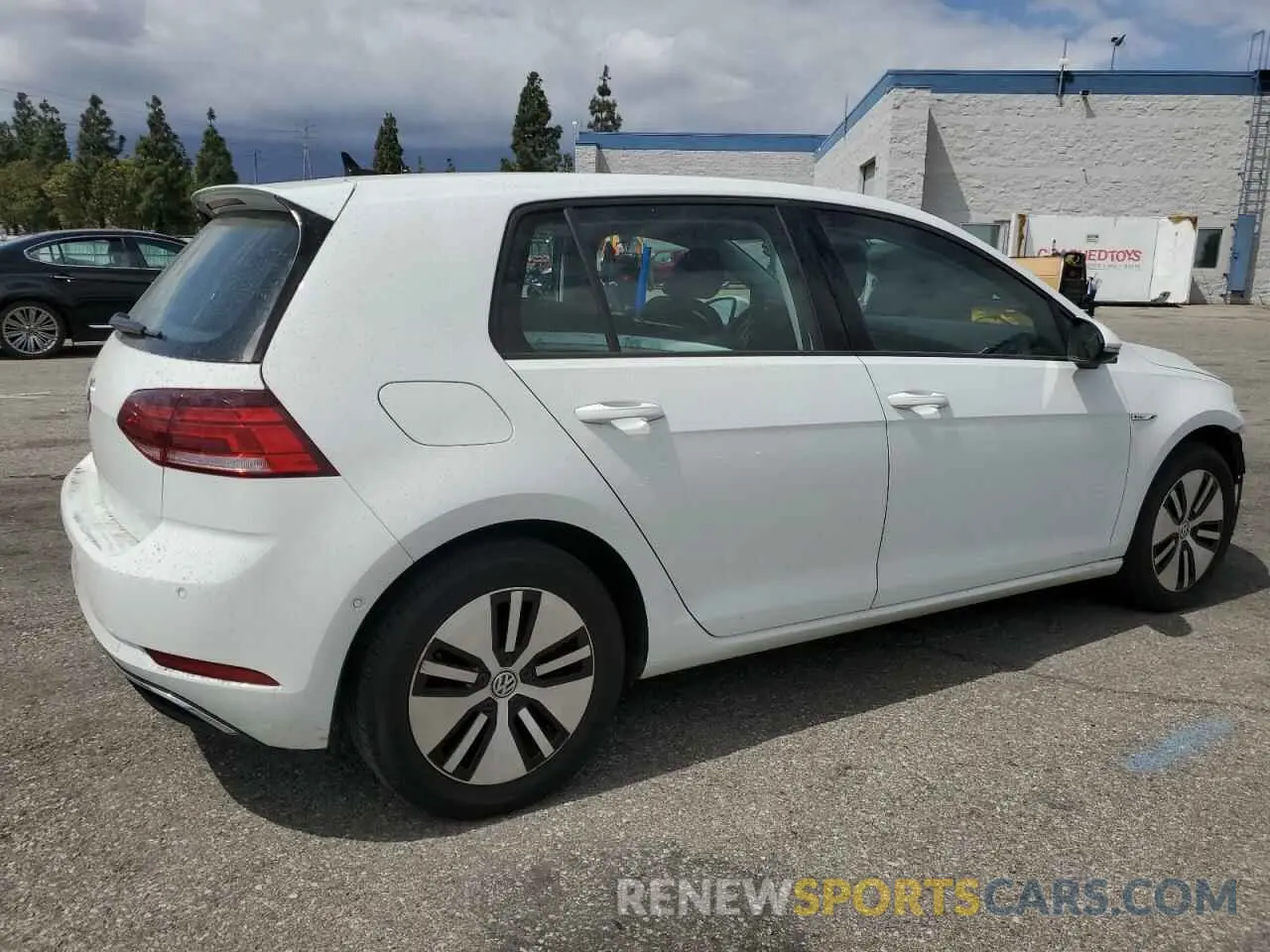 3 fotografías del automóvil dañado WVWPR7AU6KW913862 VOLKSWAGEN GOLF 2019