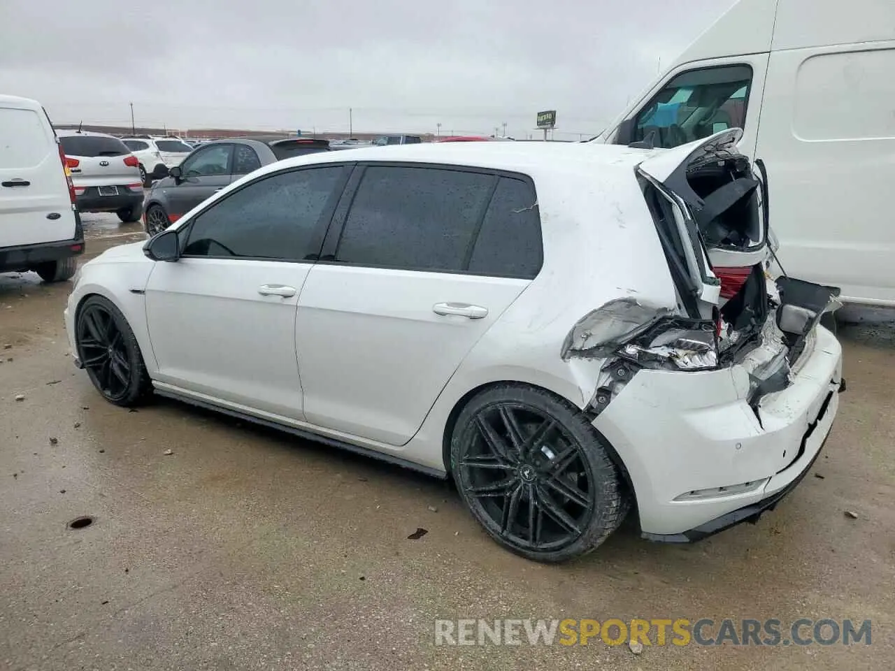 2 fotografías del automóvil dañado WVWVA7AU9KW148757 VOLKSWAGEN GOLF 2019