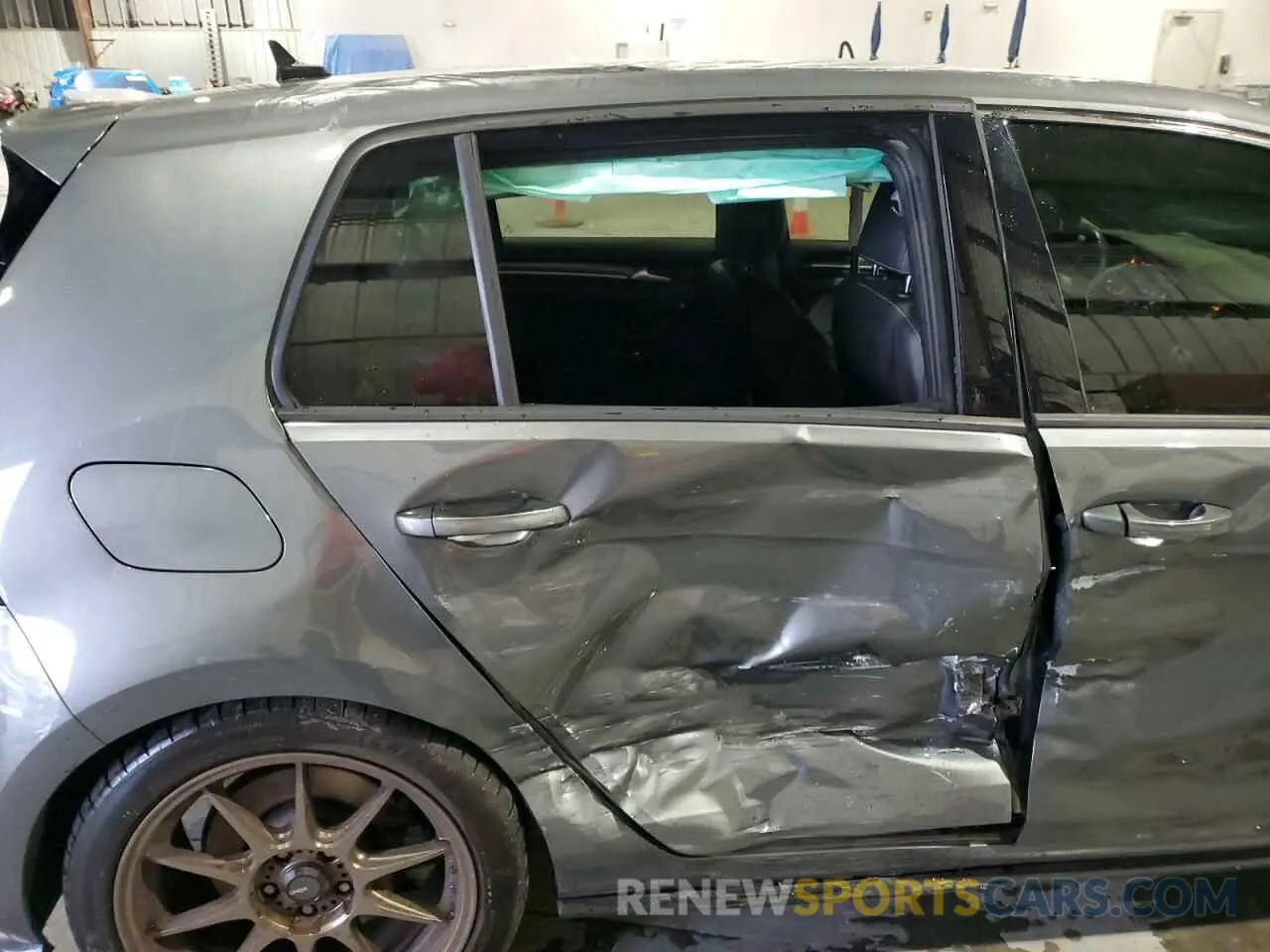11 fotografías del automóvil dañado WVWWA7AU4KW225264 VOLKSWAGEN GOLF 2019
