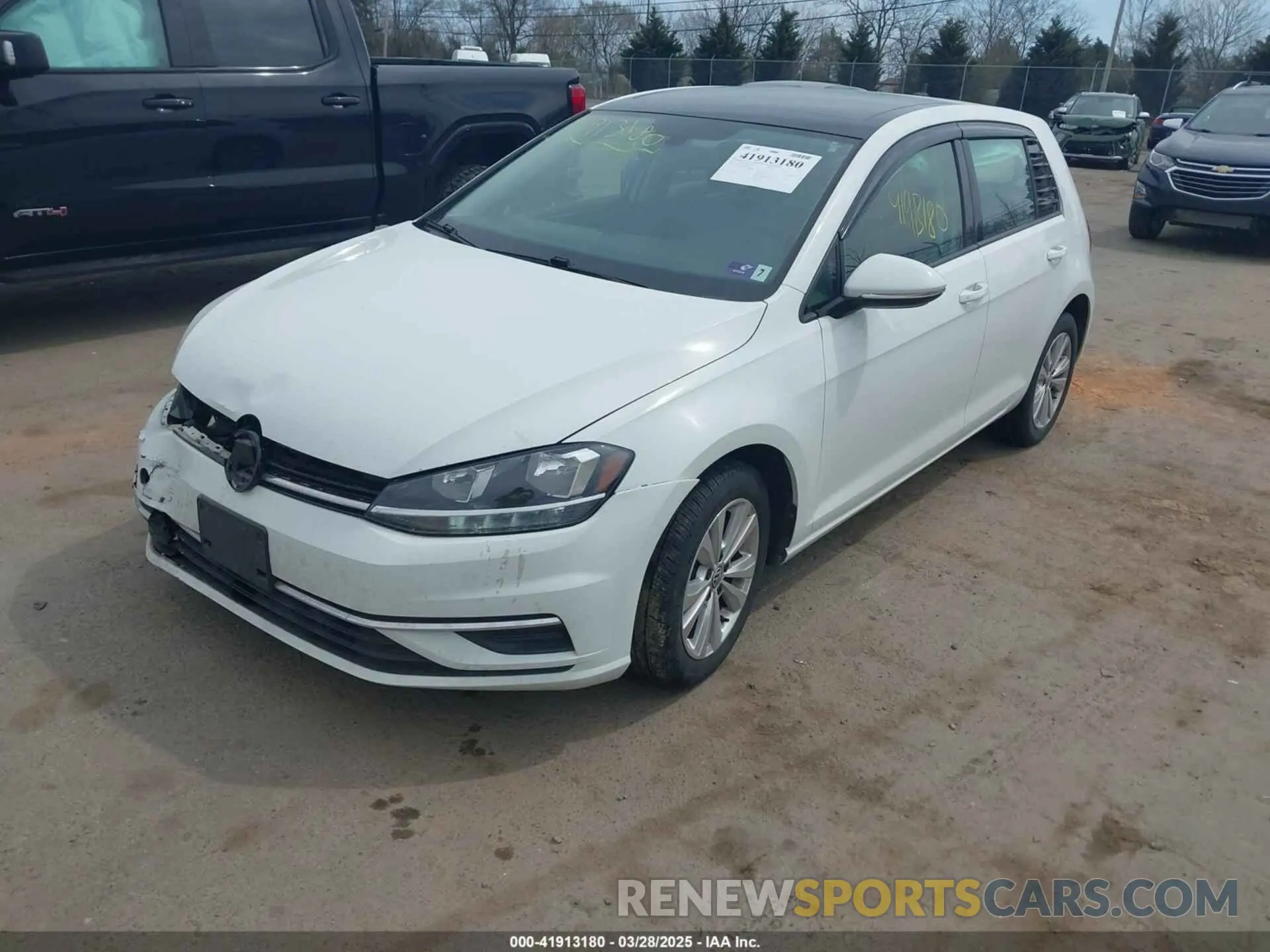 2 fotografías del automóvil dañado 3VWG57AU0LM004011 VOLKSWAGEN GOLF 2020