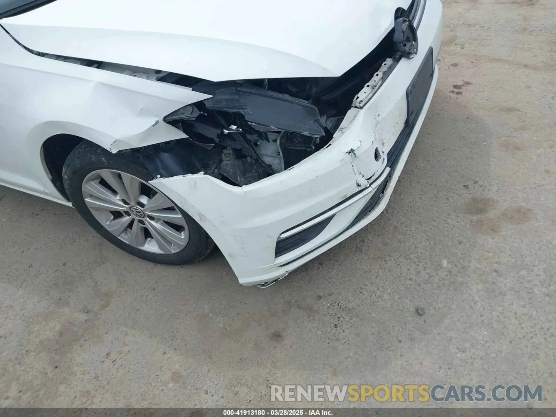 6 fotografías del automóvil dañado 3VWG57AU0LM004011 VOLKSWAGEN GOLF 2020