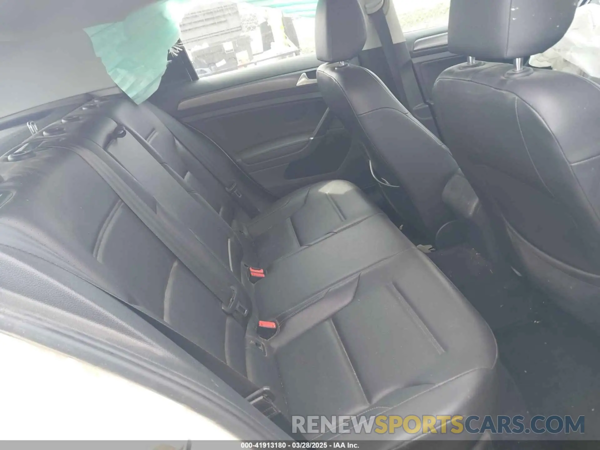 8 fotografías del automóvil dañado 3VWG57AU0LM004011 VOLKSWAGEN GOLF 2020