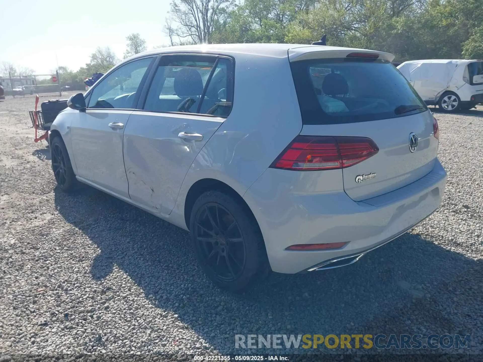3 fotografías del automóvil dañado 3VWG57AU0LM012089 VOLKSWAGEN GOLF 2020