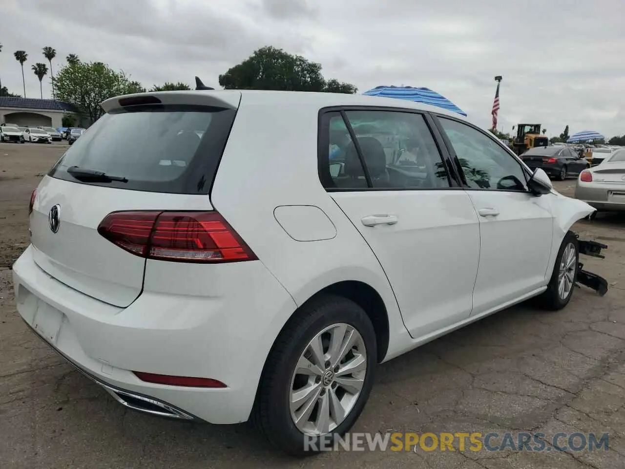 3 fotografías del automóvil dañado 3VWG57AU1LM009105 VOLKSWAGEN GOLF 2020