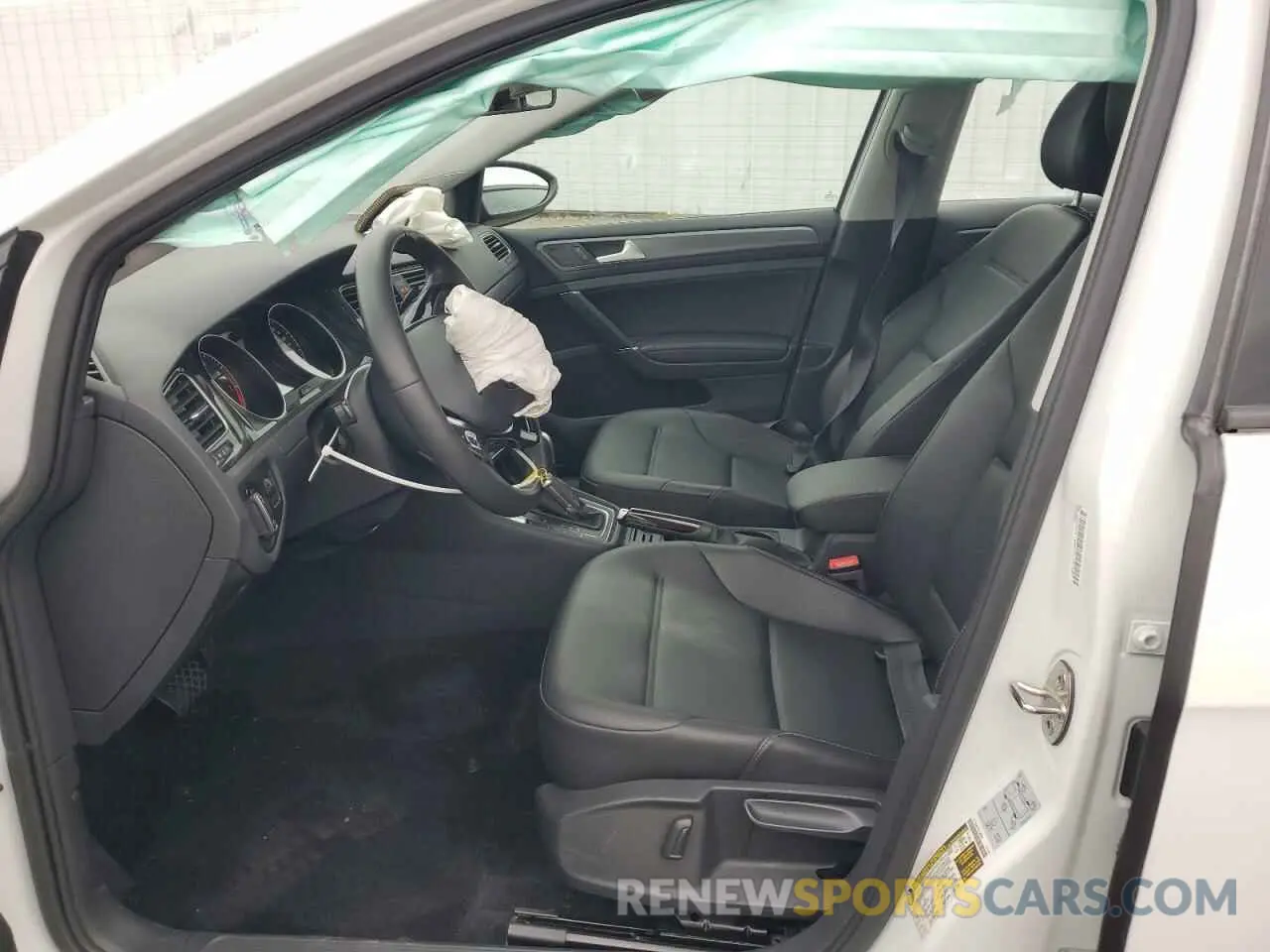 7 fotografías del automóvil dañado 3VWG57AU1LM009105 VOLKSWAGEN GOLF 2020