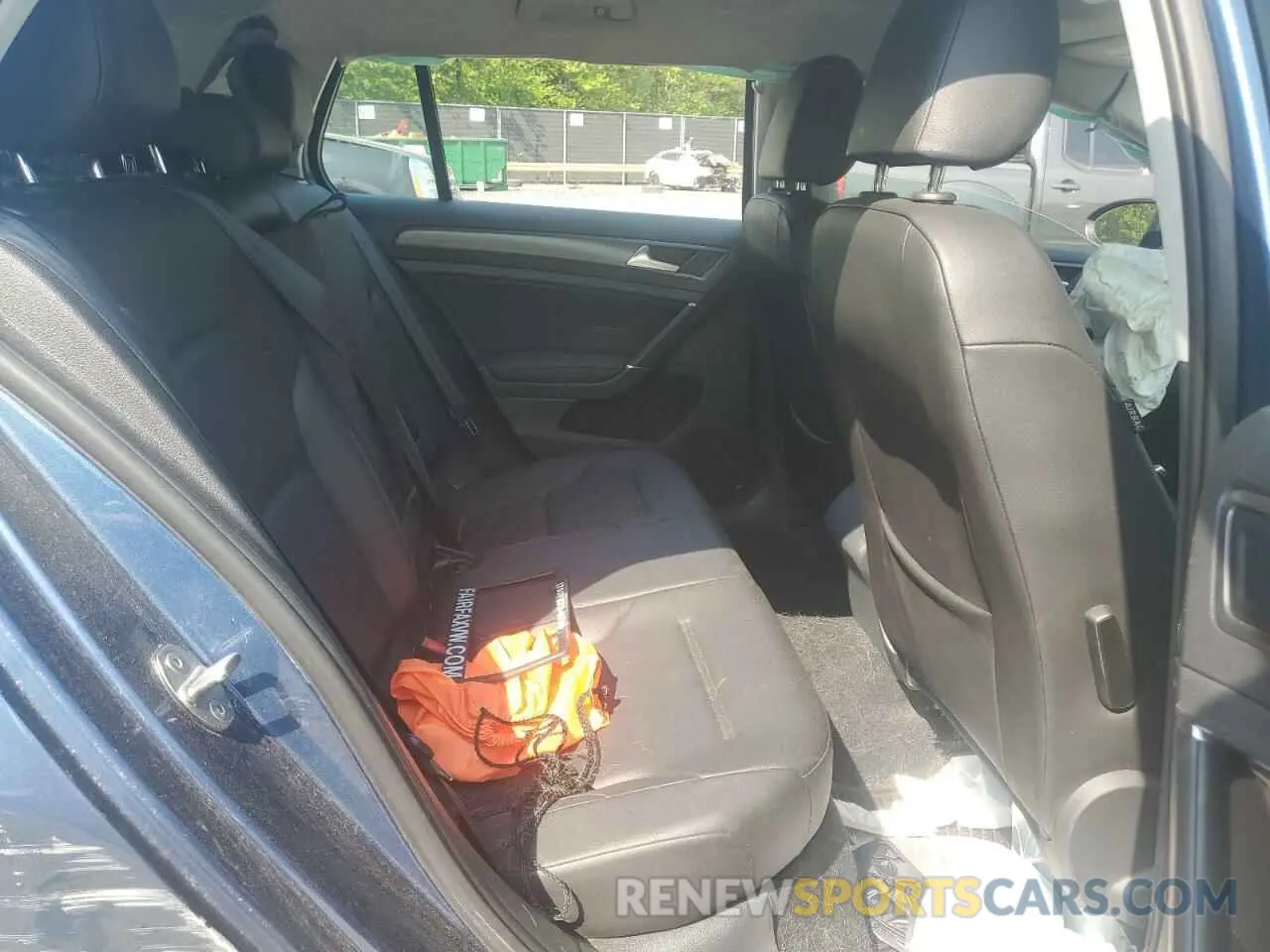 10 fotografías del automóvil dañado 3VWG57AU1LM009573 VOLKSWAGEN GOLF 2020