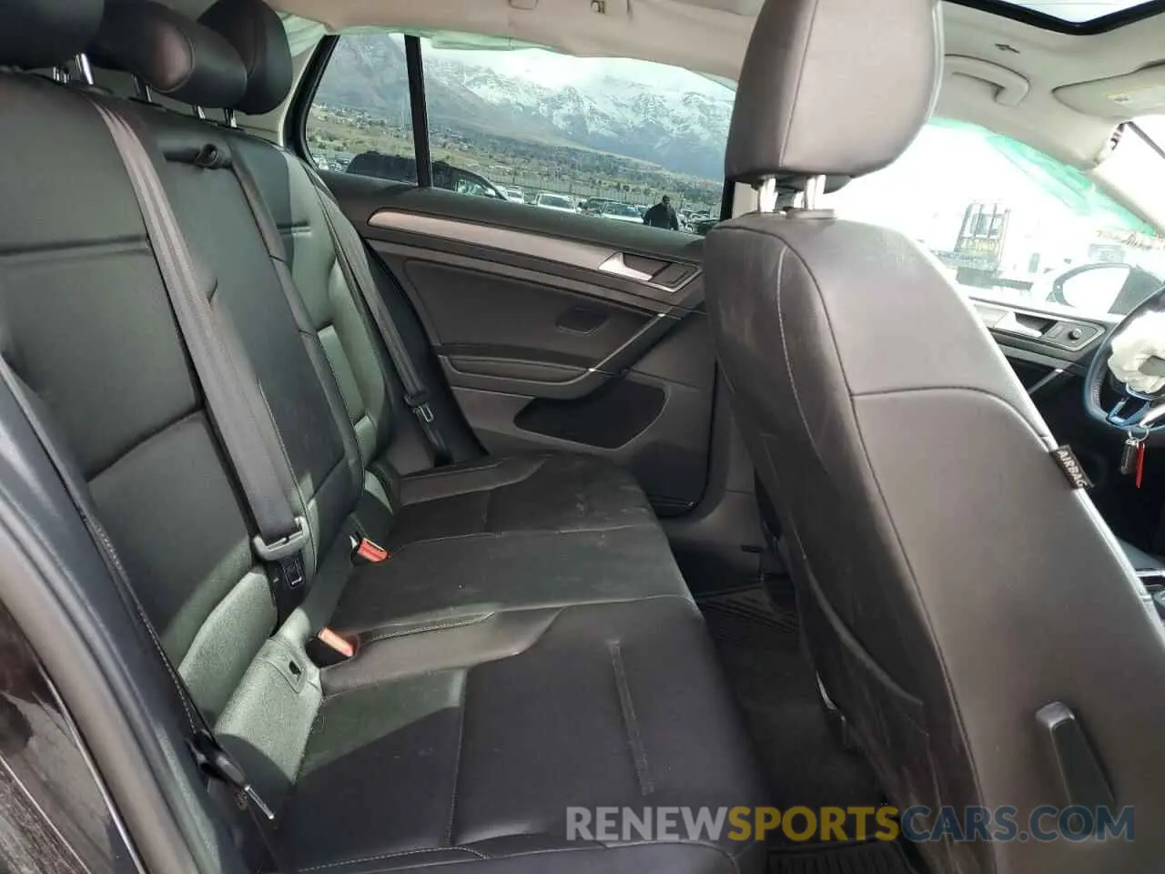 11 fotografías del automóvil dañado 3VWG57AUXLM010320 VOLKSWAGEN GOLF 2020
