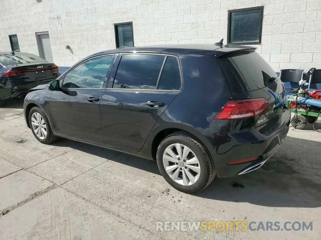 2 fotografías del automóvil dañado 3VWG57AUXLM010320 VOLKSWAGEN GOLF 2020