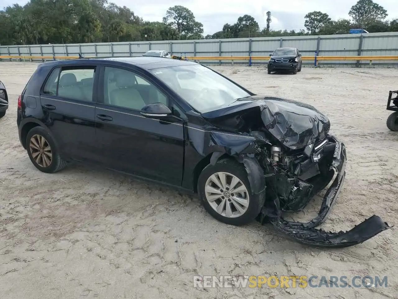 4 fotografías del automóvil dañado 3VWG57AU2MM007509 VOLKSWAGEN GOLF 2021