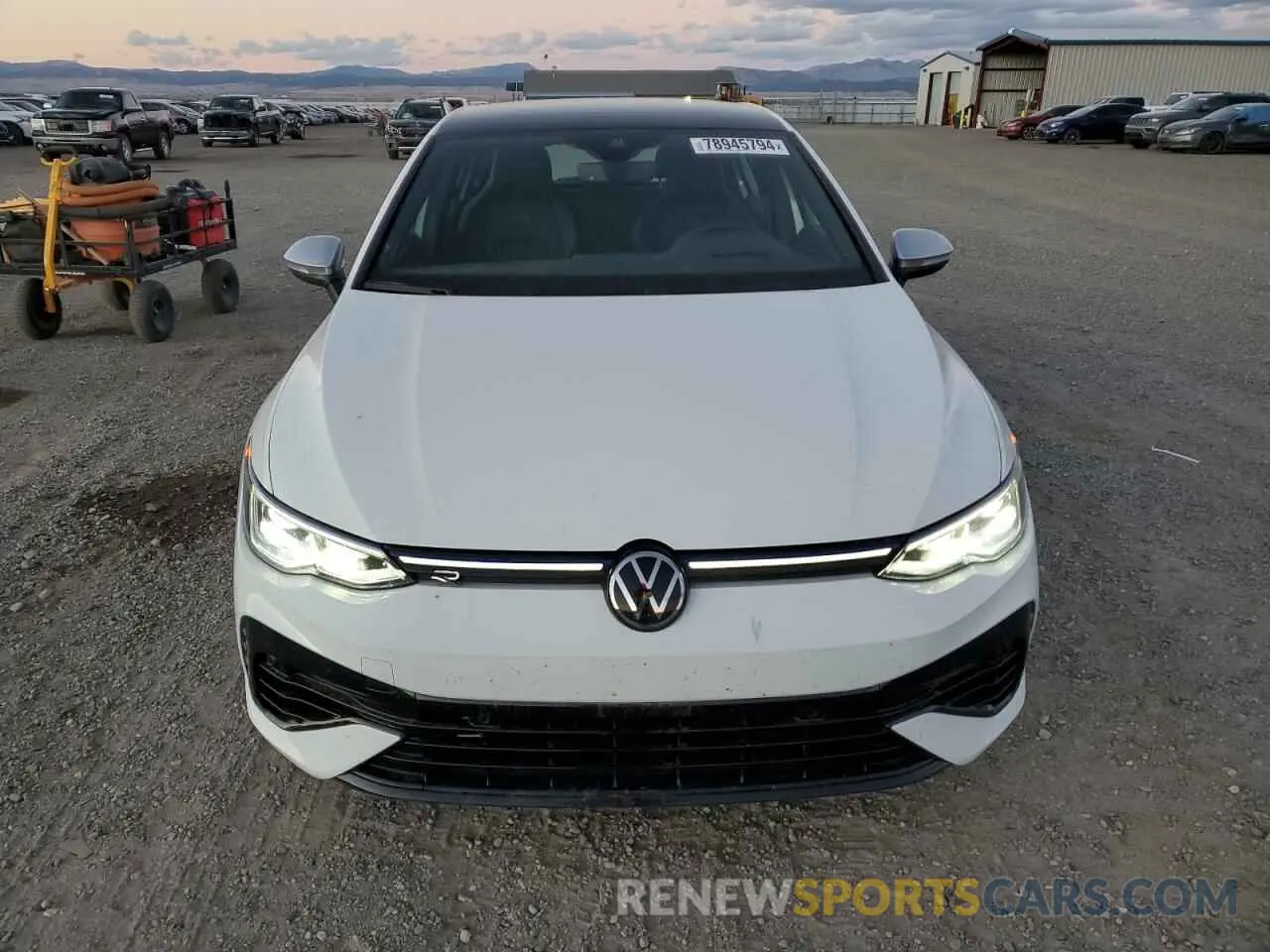 5 fotografías del automóvil dañado WVWEB7CD6RW216579 VOLKSWAGEN GOLF 2024