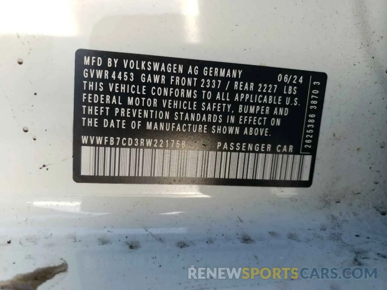 14 fotografías del automóvil dañado WVWFB7CD3RW221758 VOLKSWAGEN GOLF 2024
