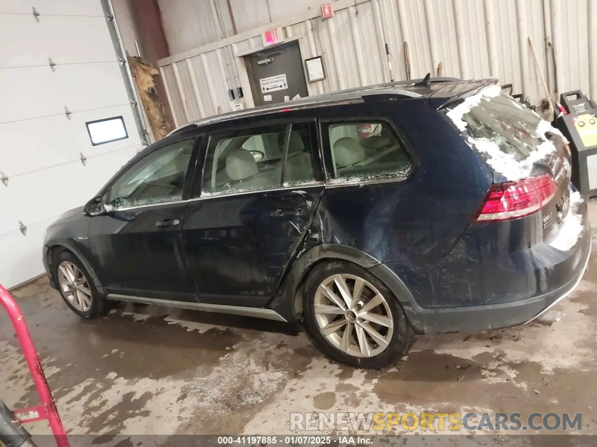 14 fotografías del automóvil dañado 3VWH17AU7KM513463 VOLKSWAGEN GOLF ALLTRACK 2019